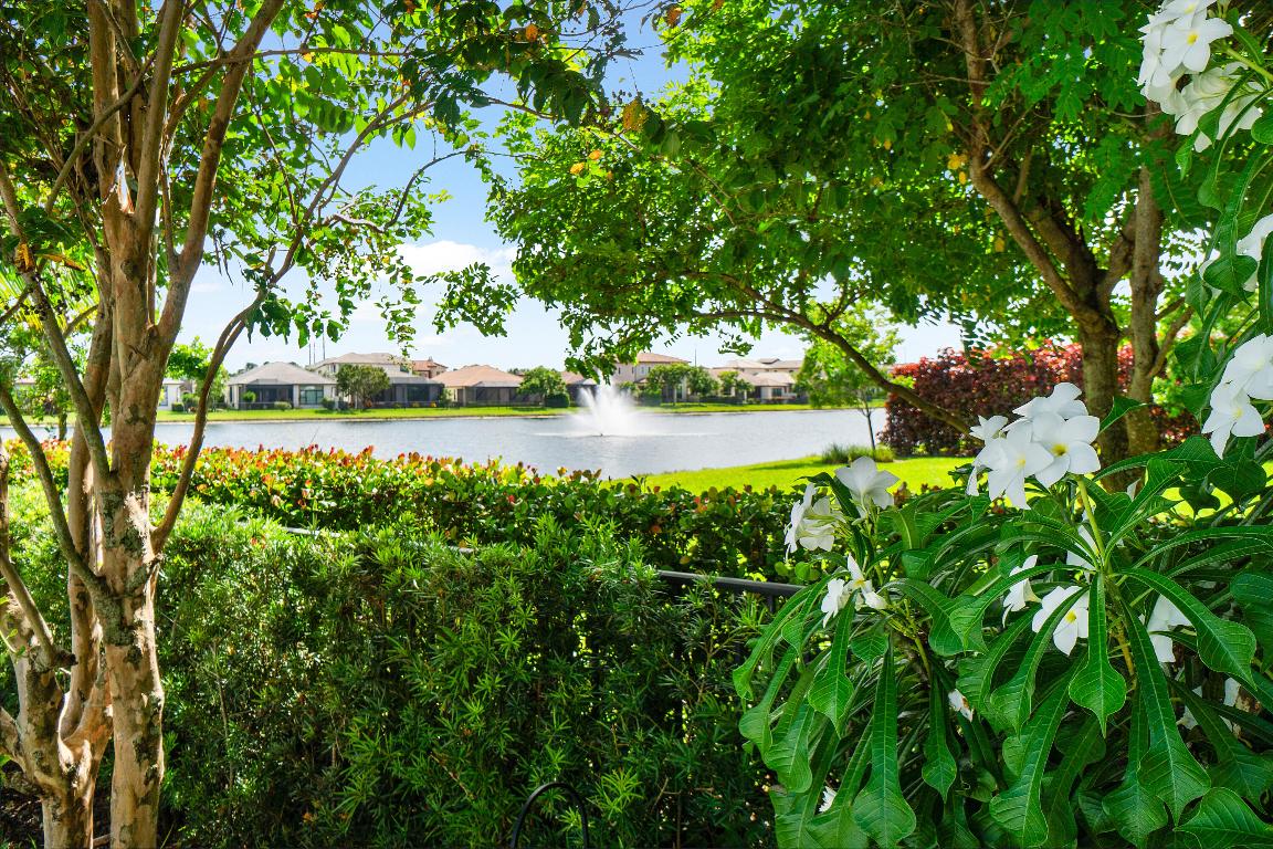 8156 Grand Prix Lane