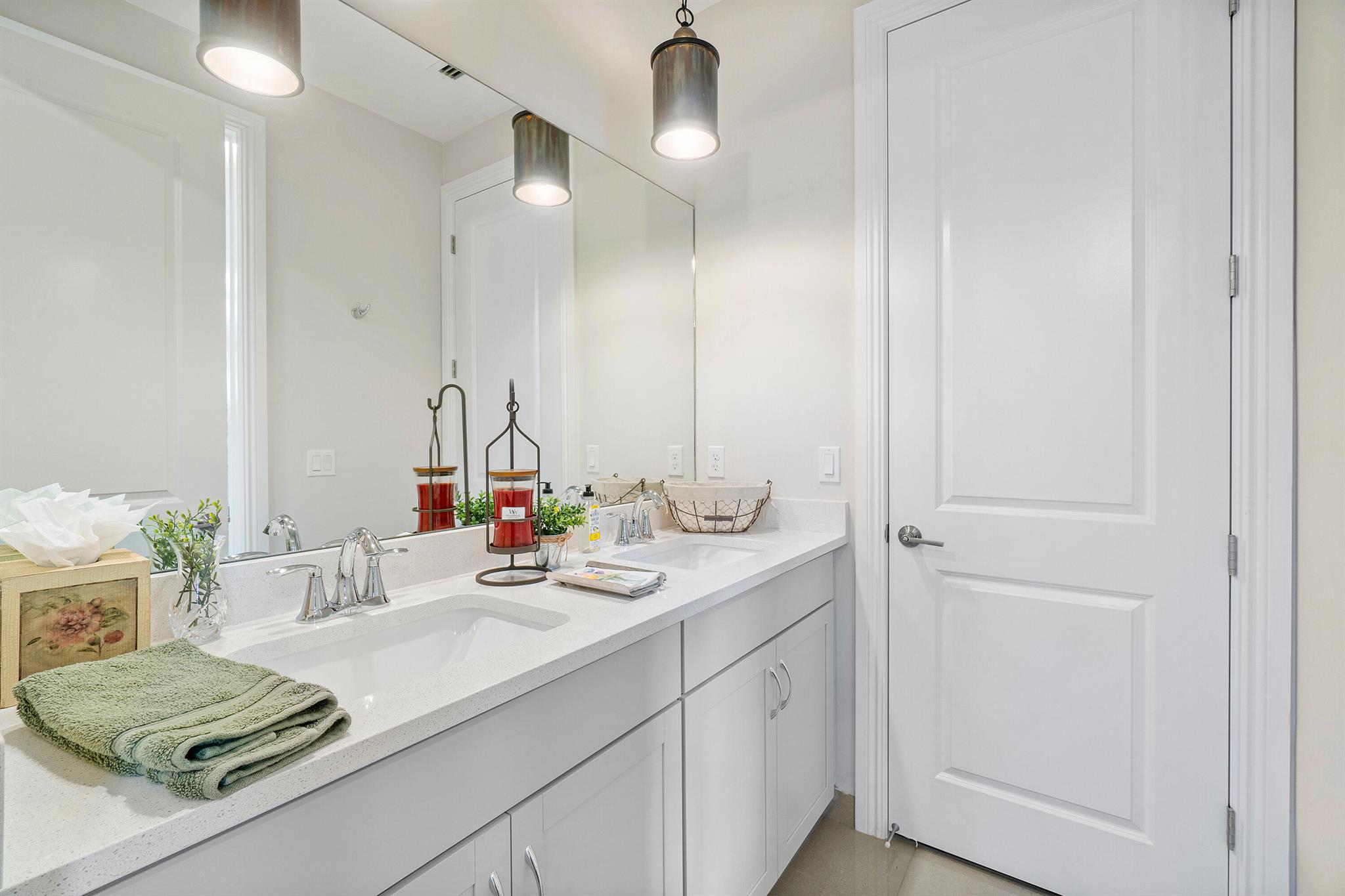 8156 Grand Prix Lane
