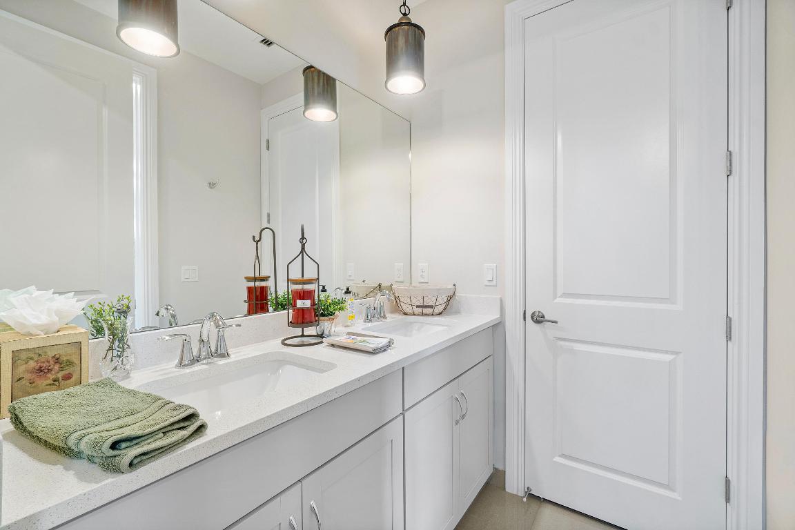 8156 Grand Prix Lane