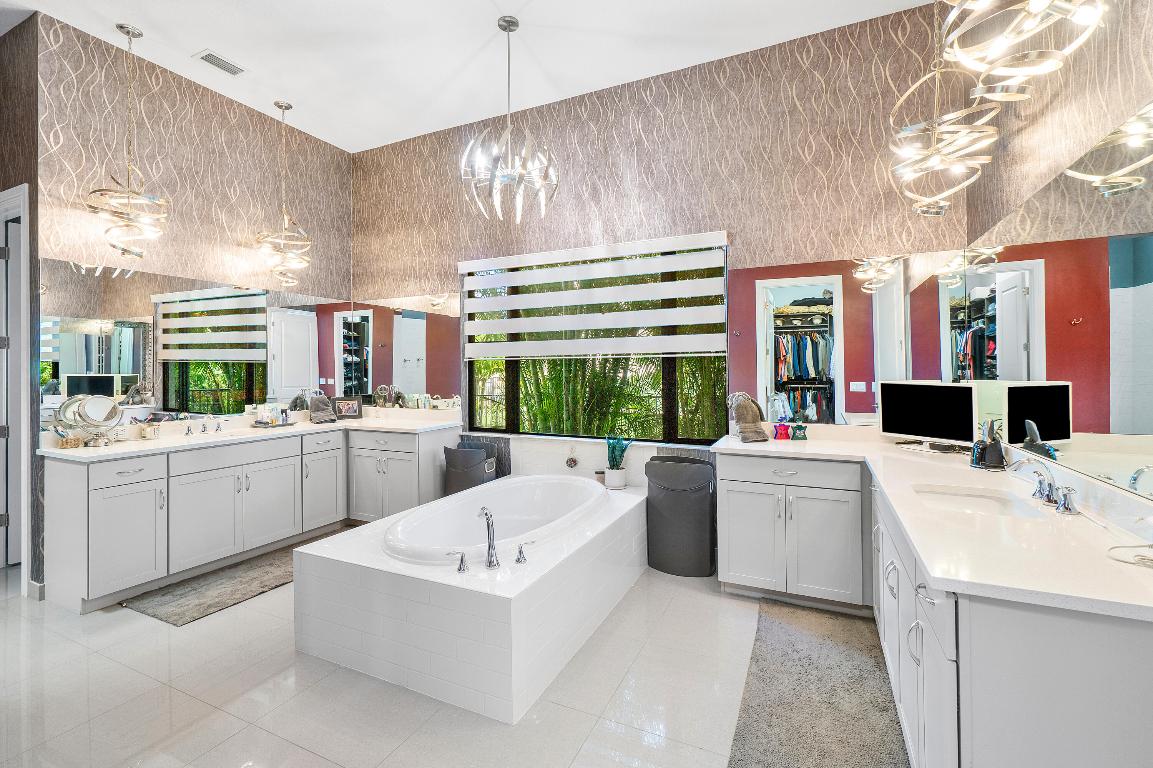 8156 Grand Prix Lane