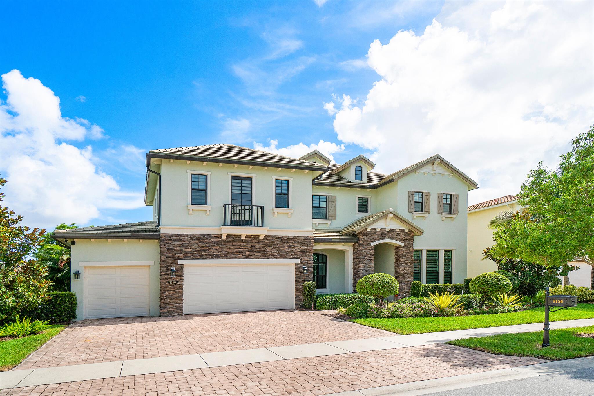 8156 Grand Prix Lane