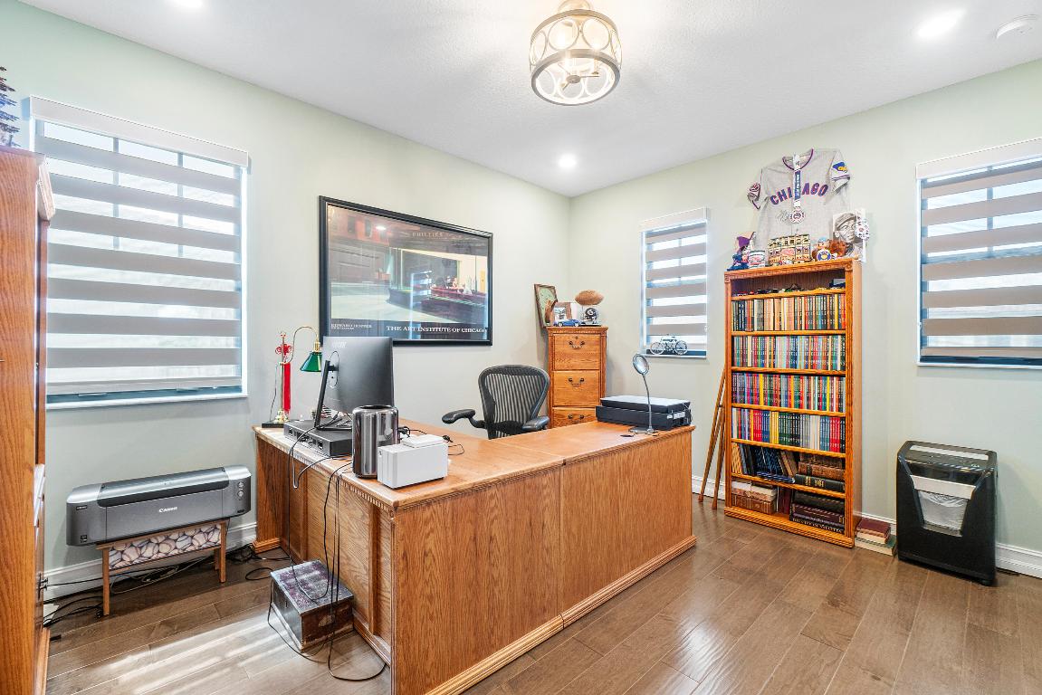 8156 Grand Prix Lane