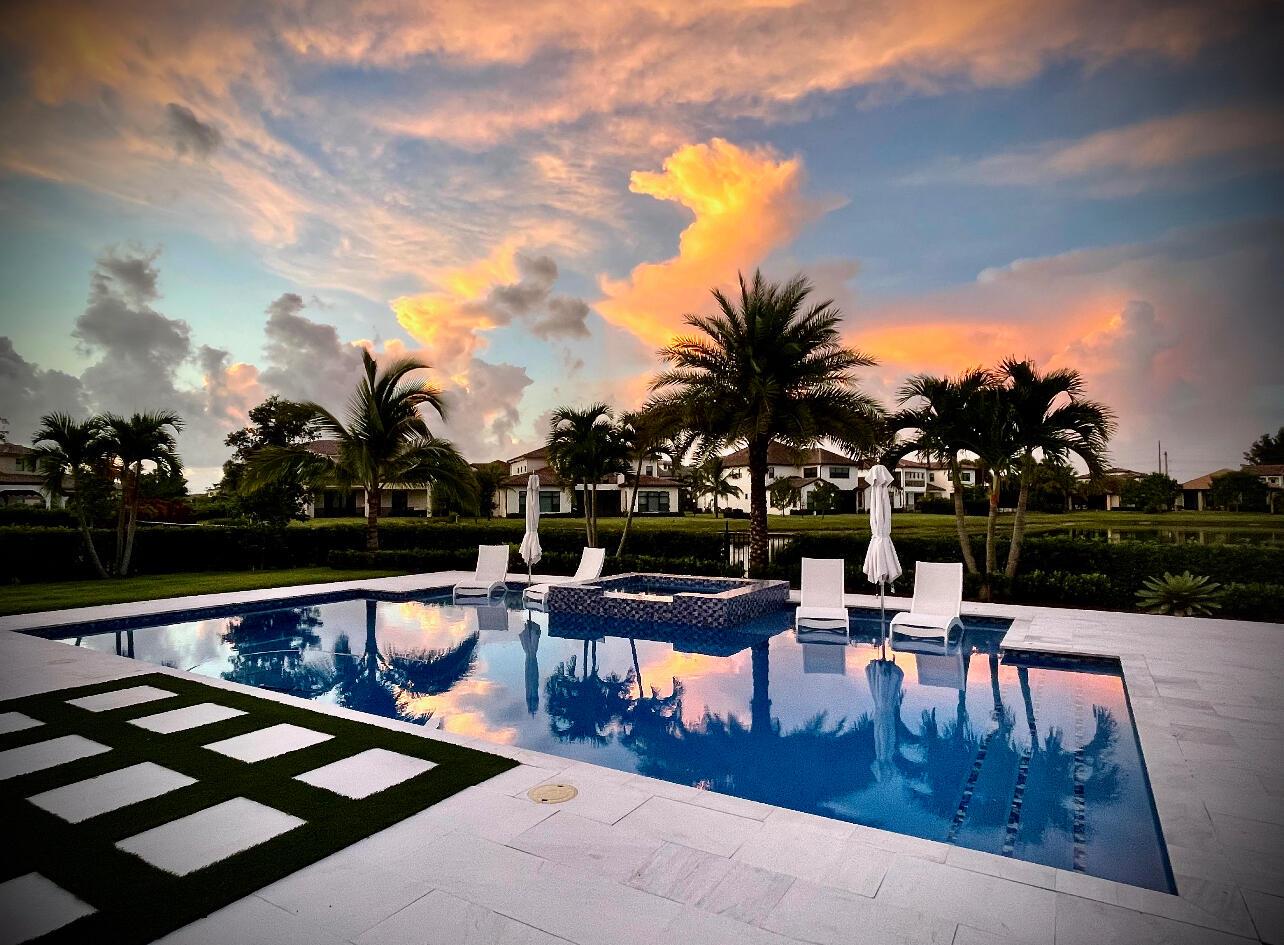 8156 Grand Prix Lane