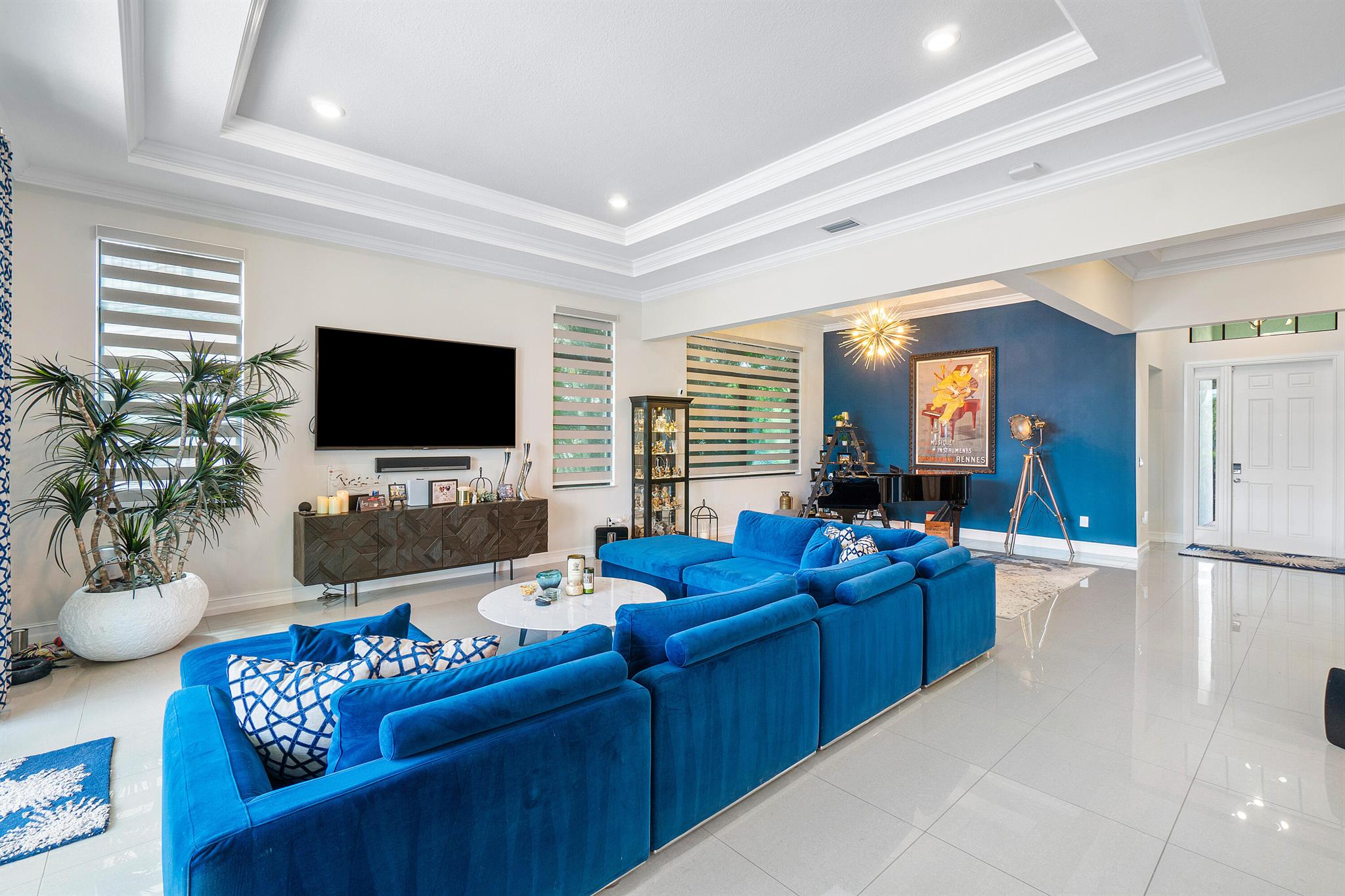 8156 Grand Prix Lane