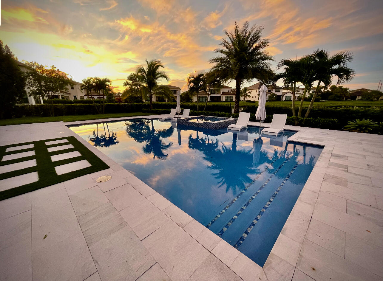 8156 Grand Prix Lane