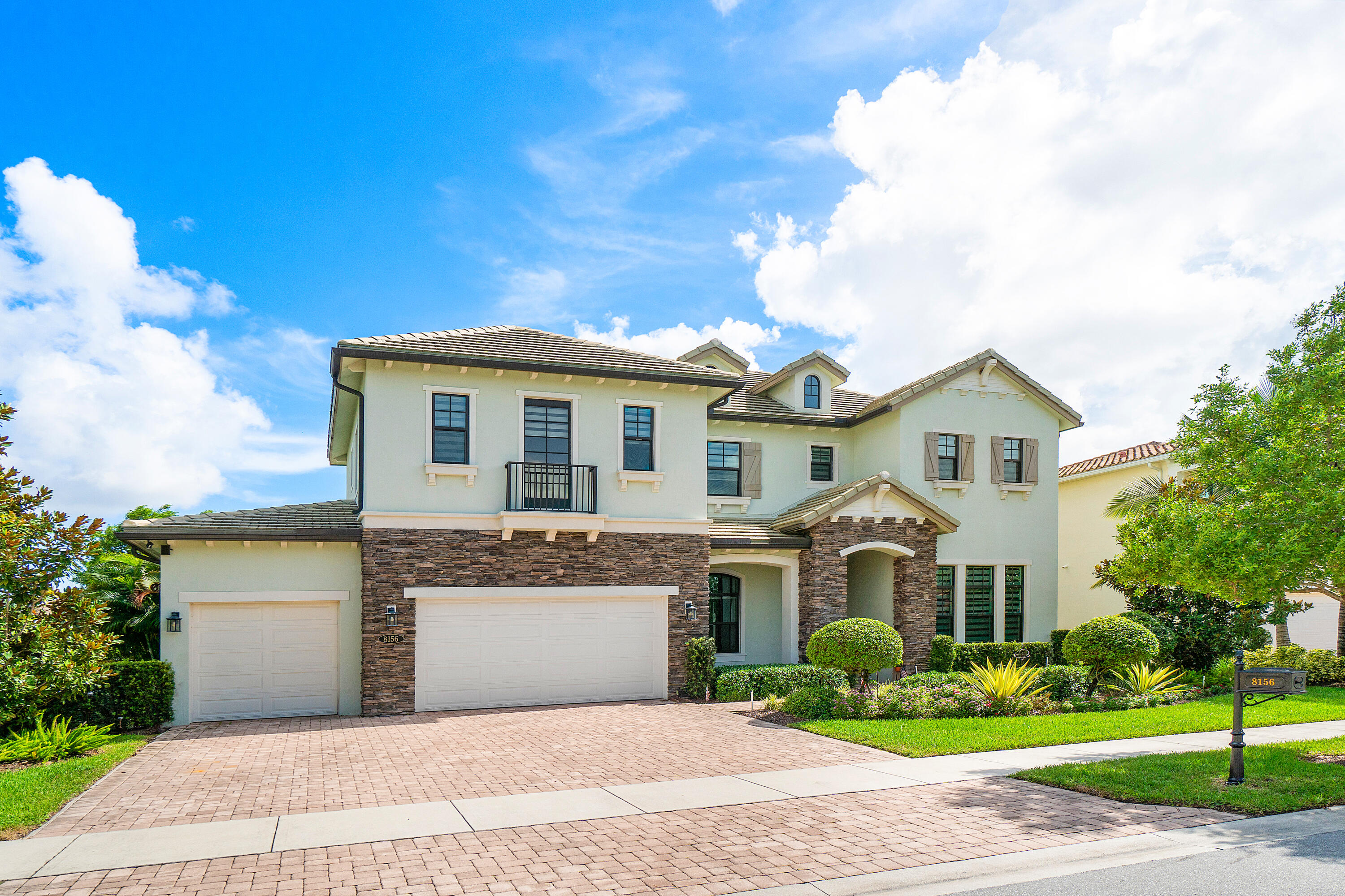 8156 Grand Prix Lane