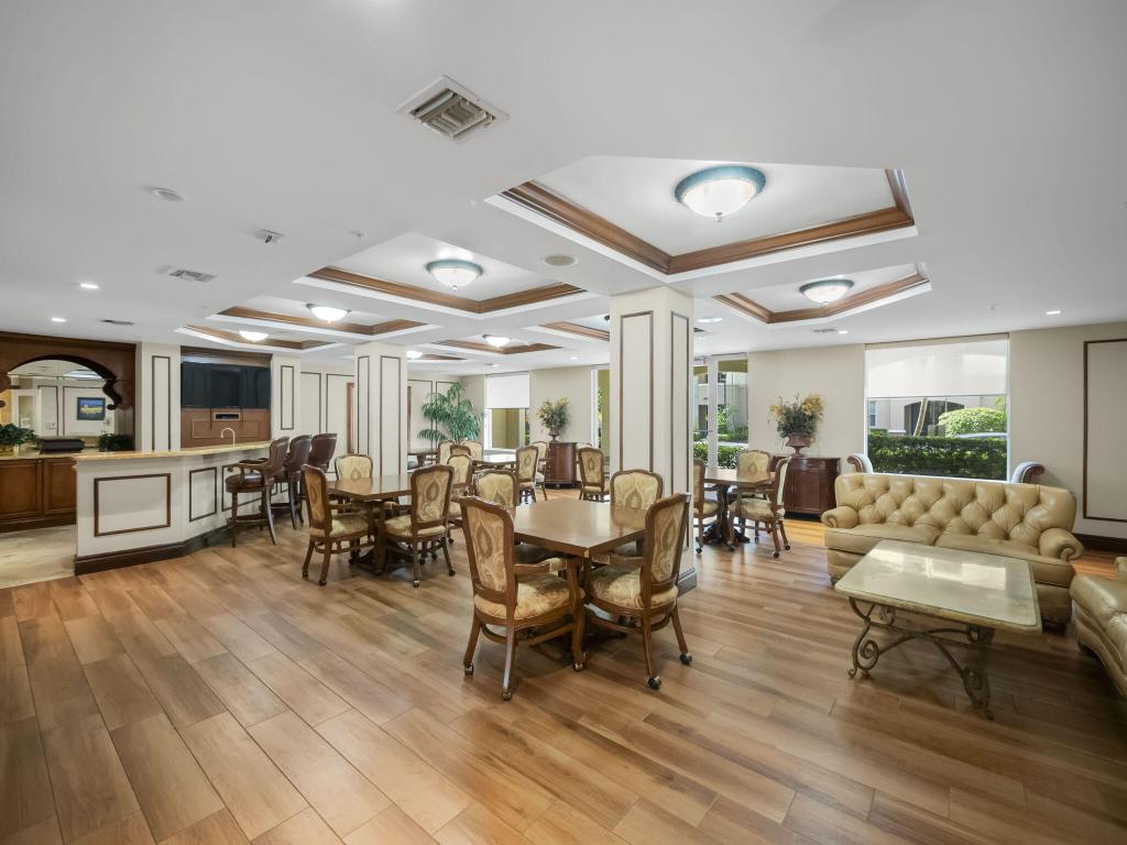 1 Renaissance Way 202