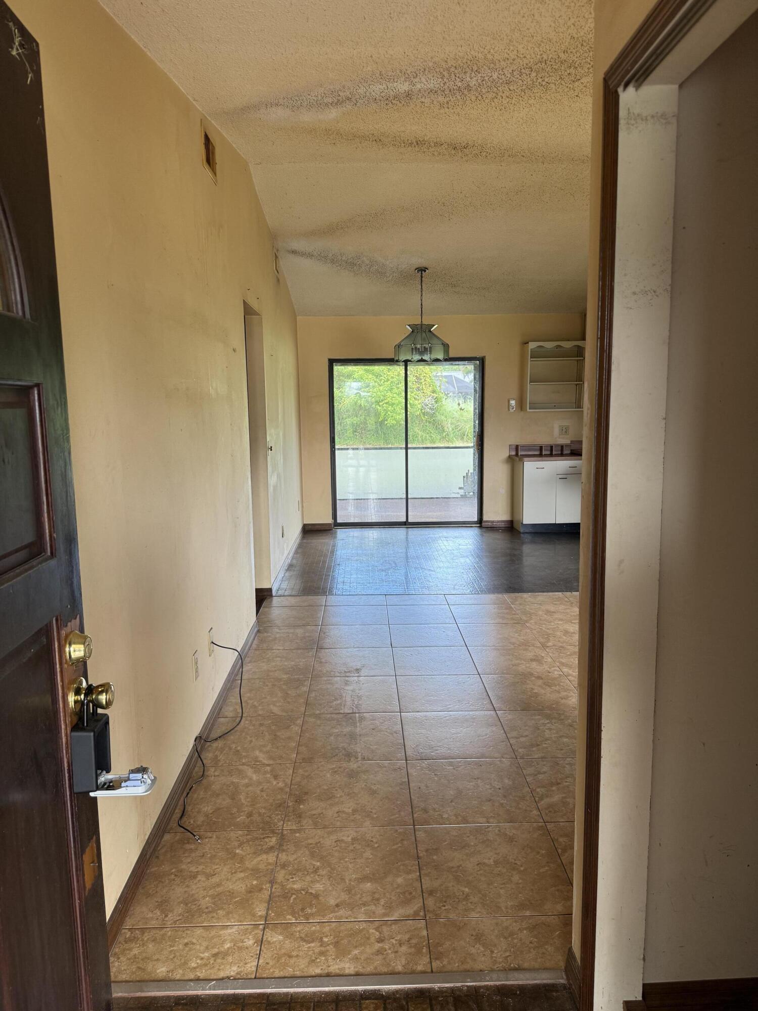 1061 SE Lansdowne Avenue