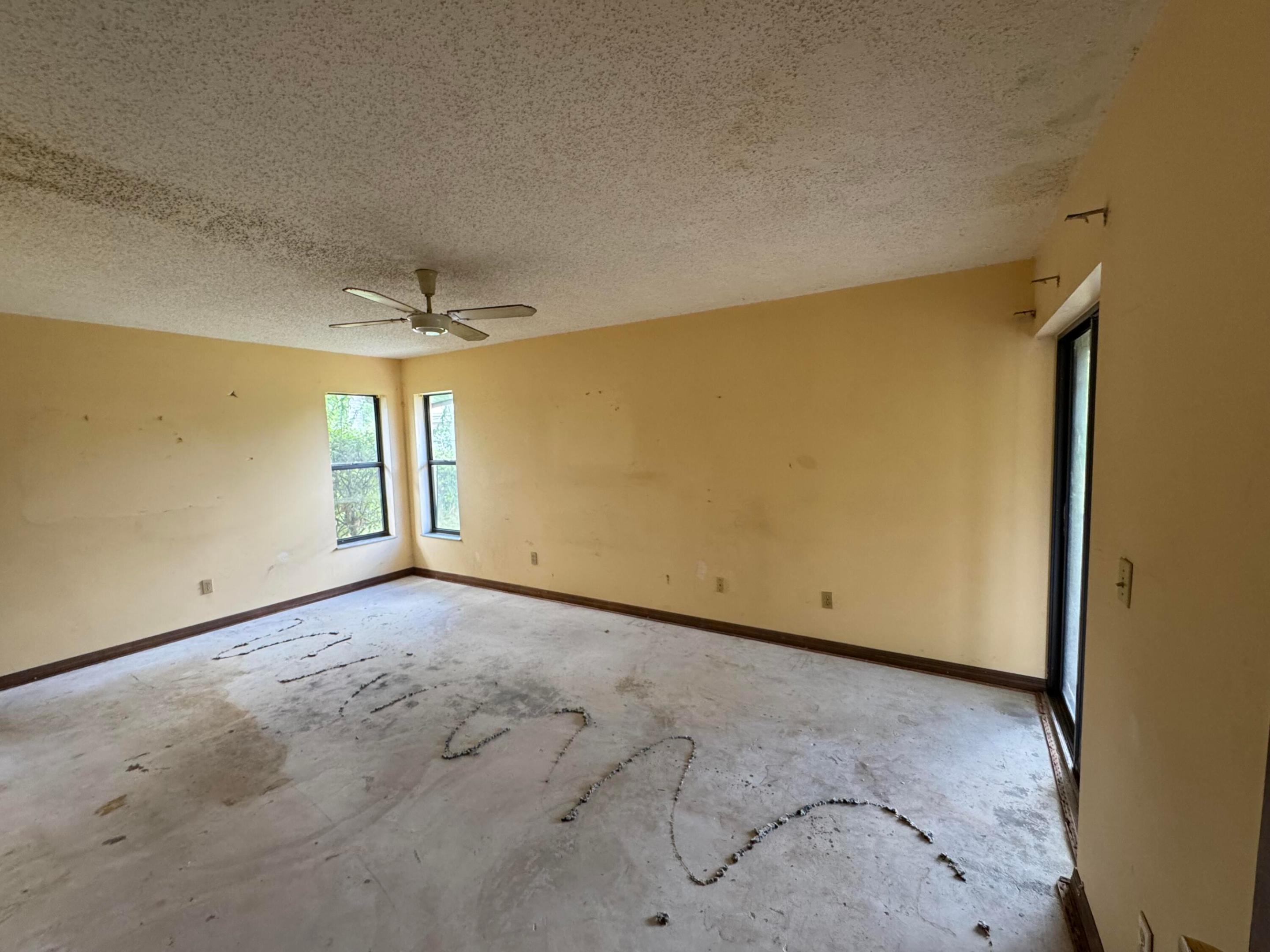 1061 SE Lansdowne Avenue