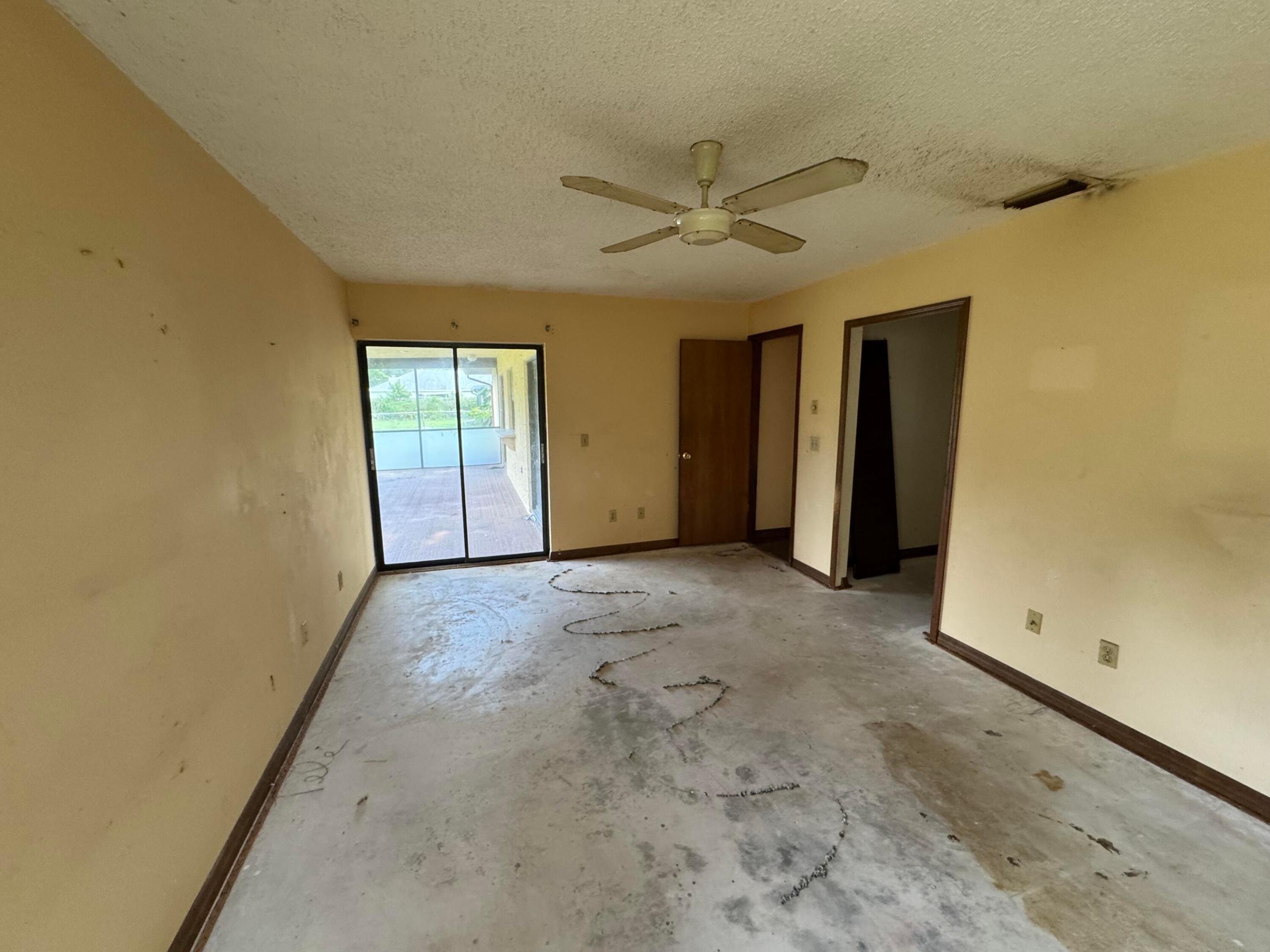 1061 SE Lansdowne Avenue