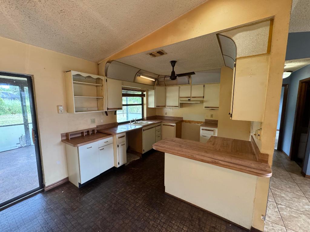 1061 SE Lansdowne Avenue