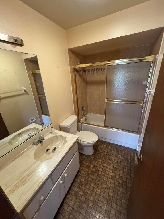 1061 SE Lansdowne Avenue