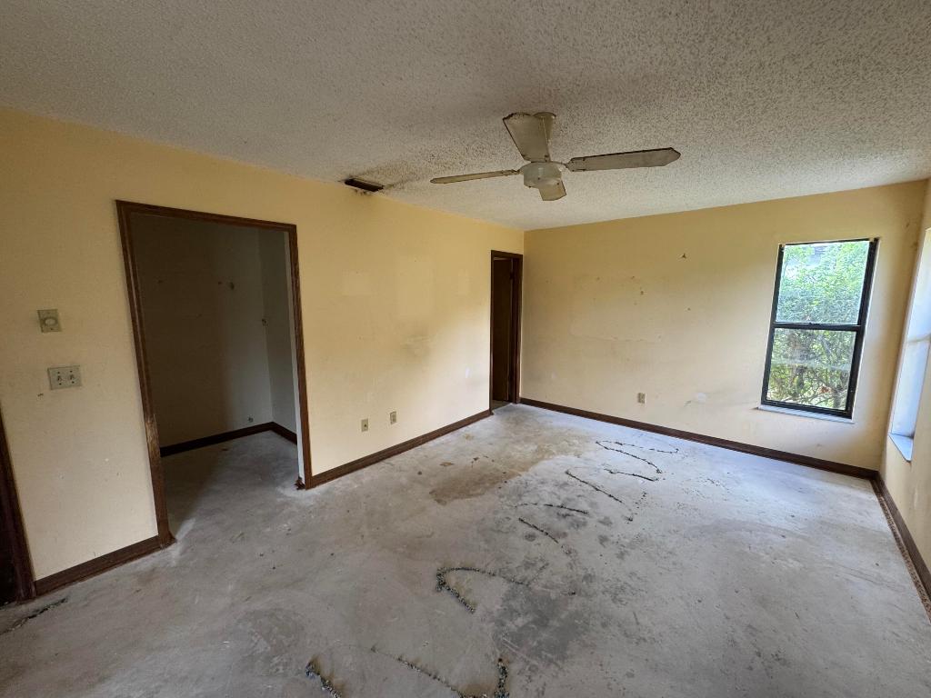 1061 SE Lansdowne Avenue