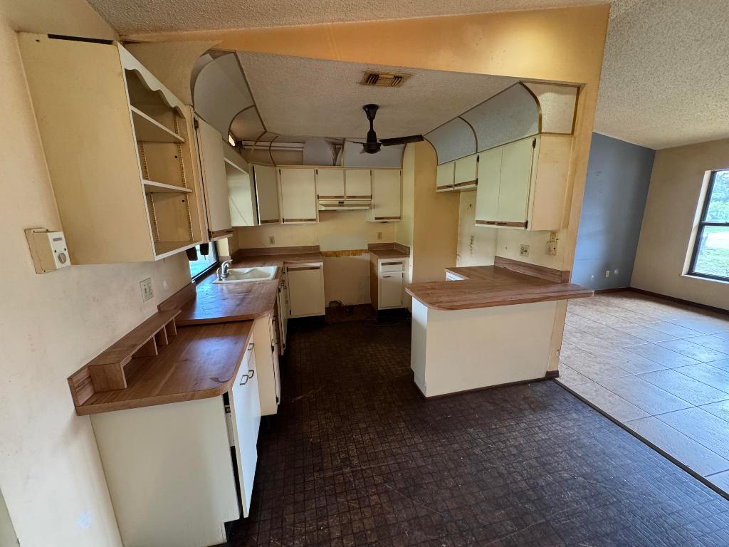 1061 SE Lansdowne Avenue