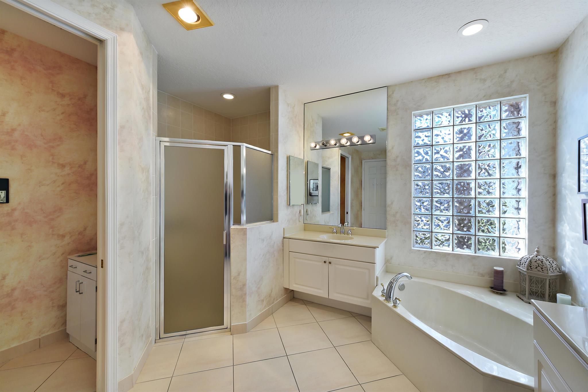 6577 Arno Way