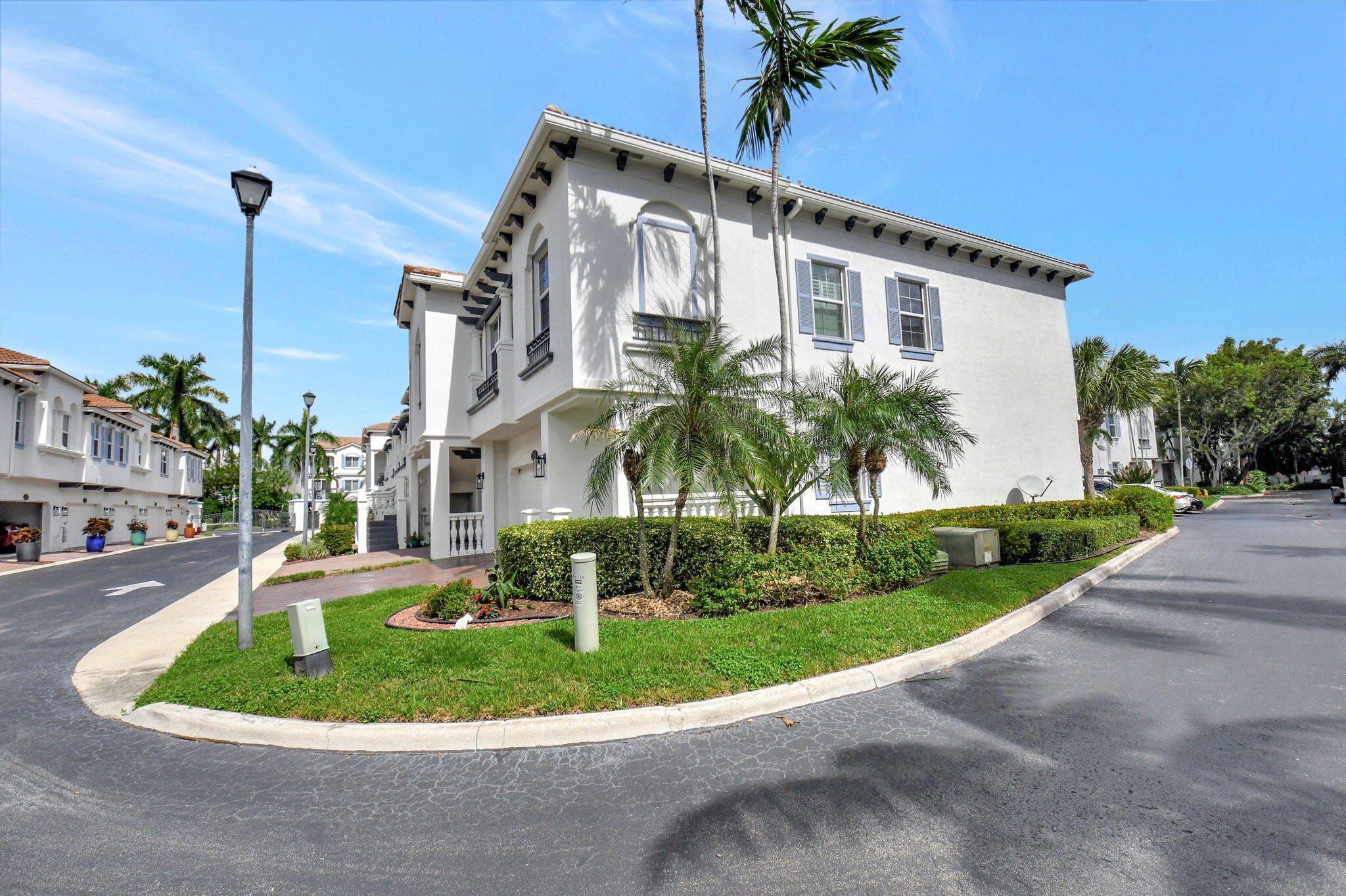 3119 Waterside Circle