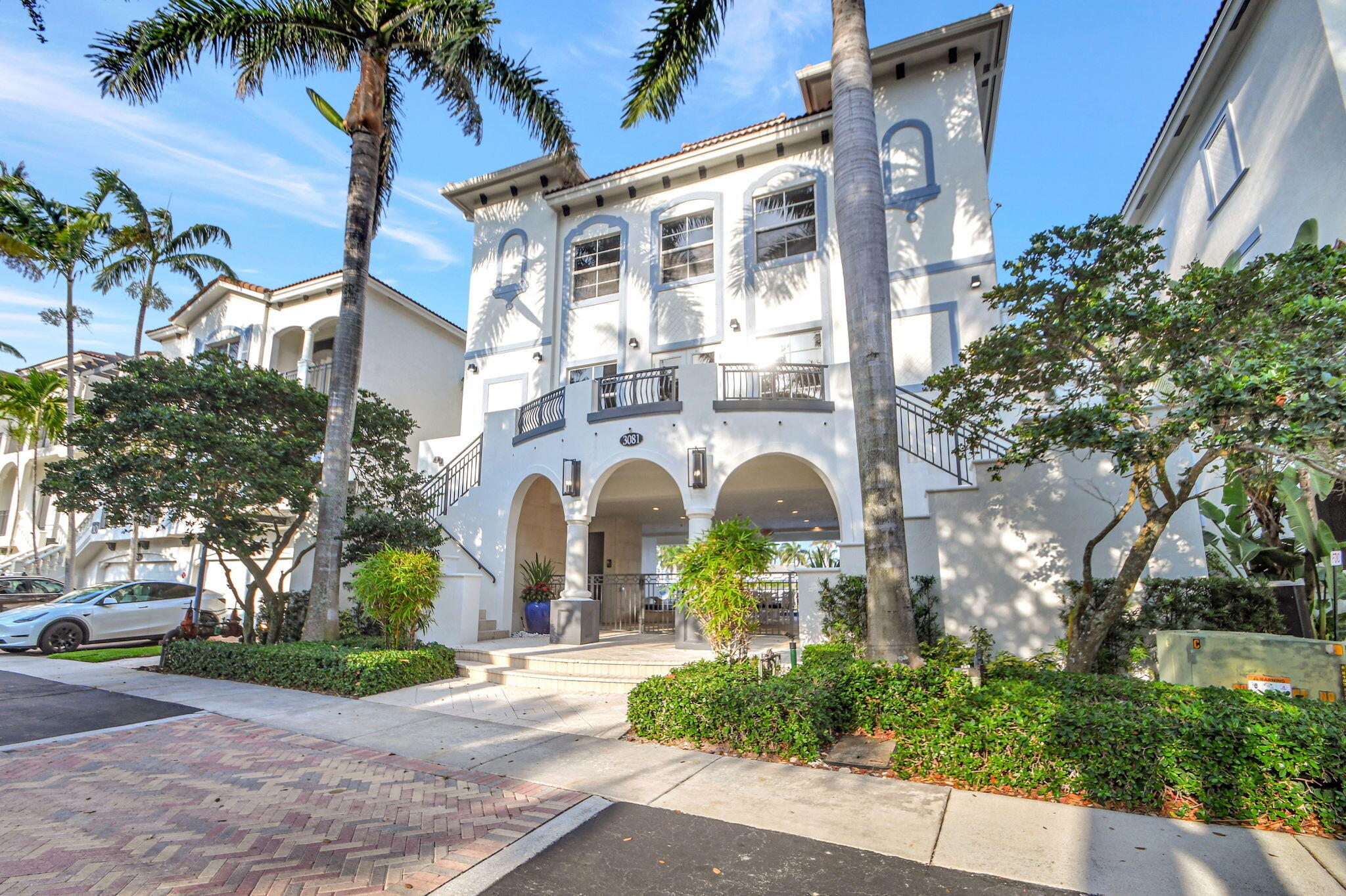 3119 Waterside Circle