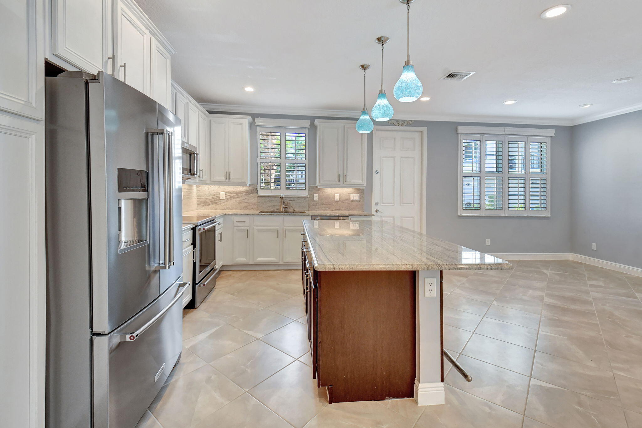 3119 Waterside Circle
