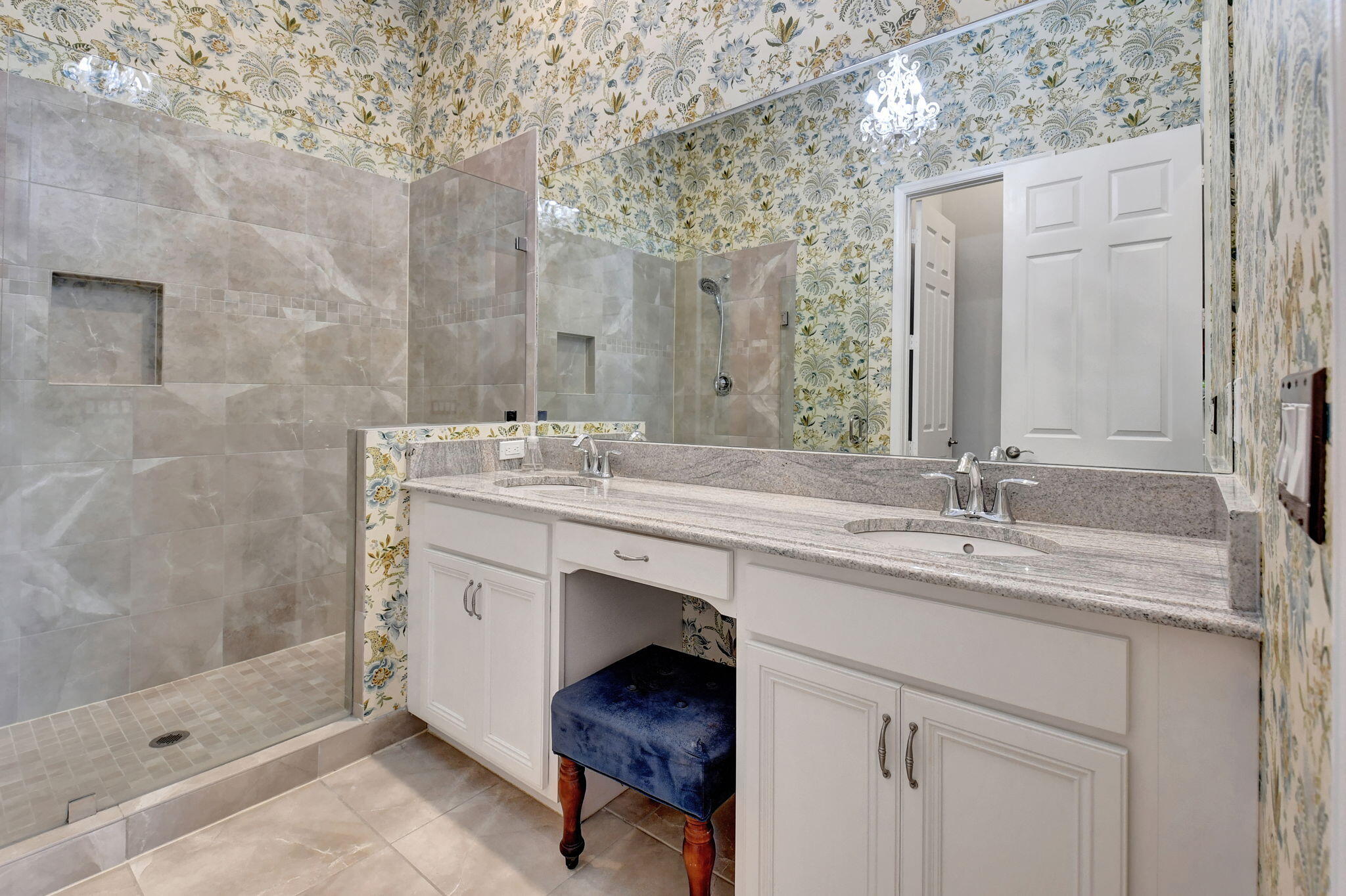 3119 Waterside Circle