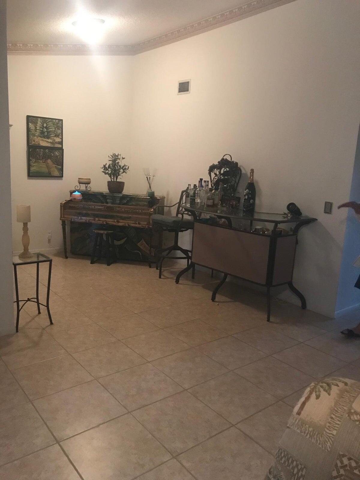 2813 Zorno Way