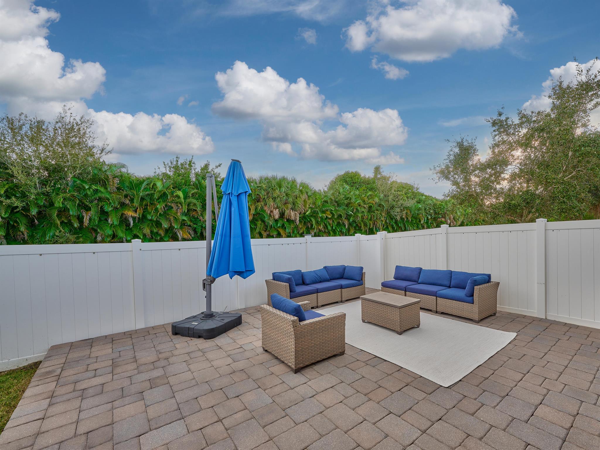 4034 Tomoka Drive