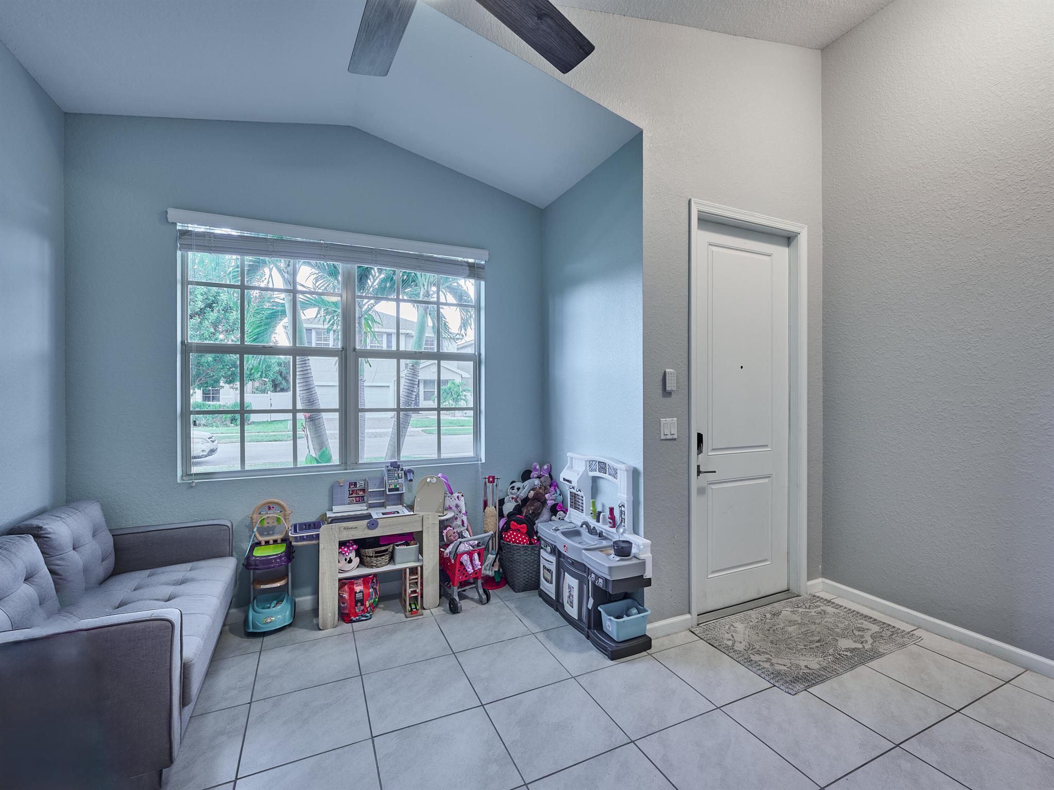 4034 Tomoka Drive