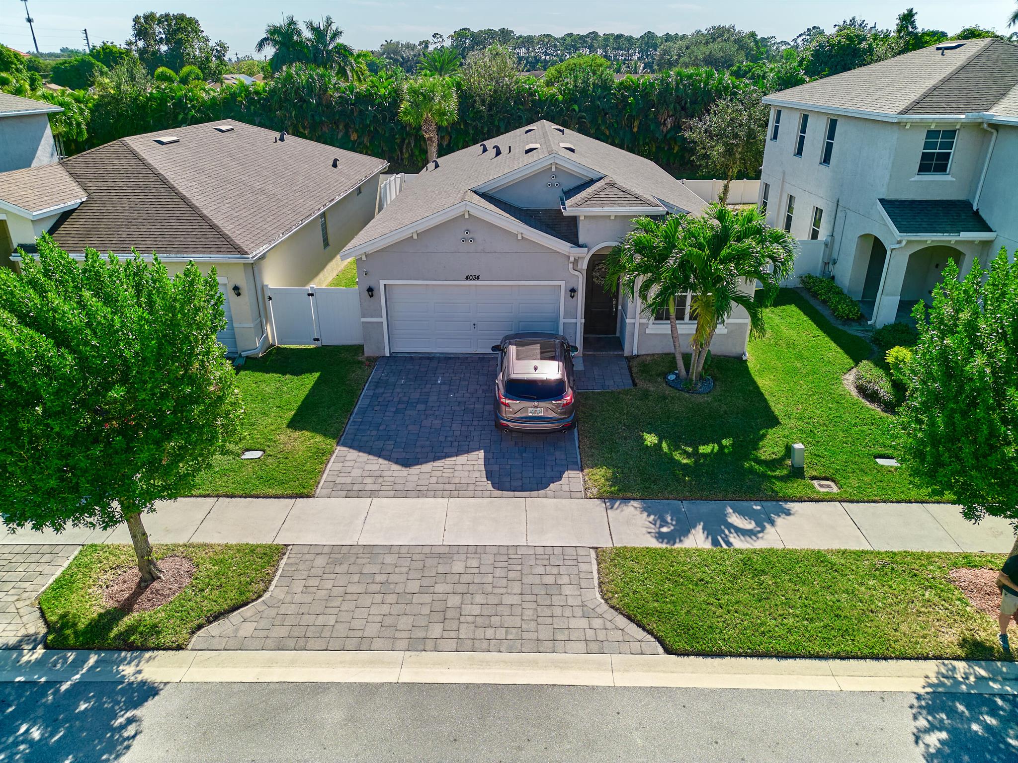 4034 Tomoka Drive
