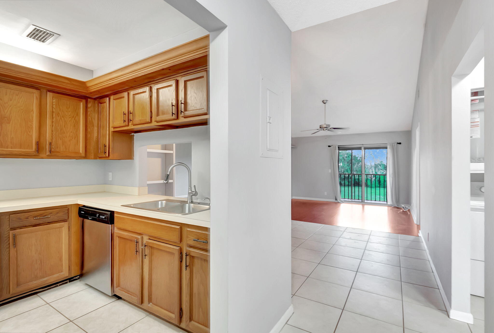 2525 SW 22nd Avenue 202