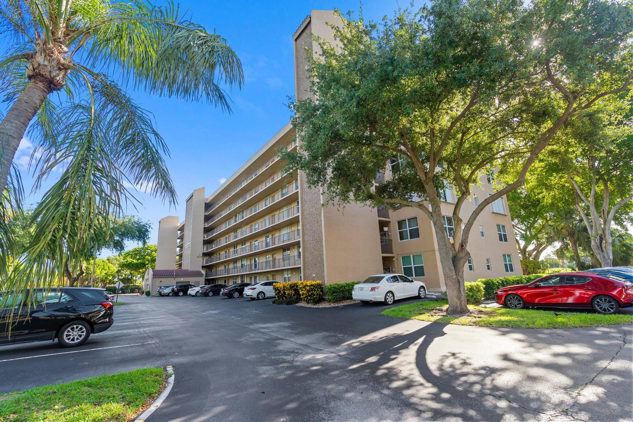 4570 NW 18th Avenue 608