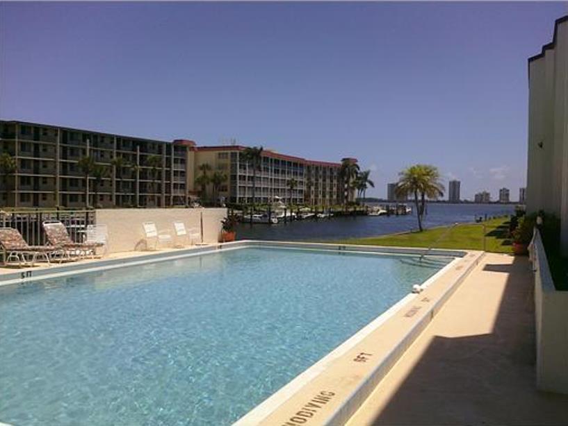 125 Shore Court 306a