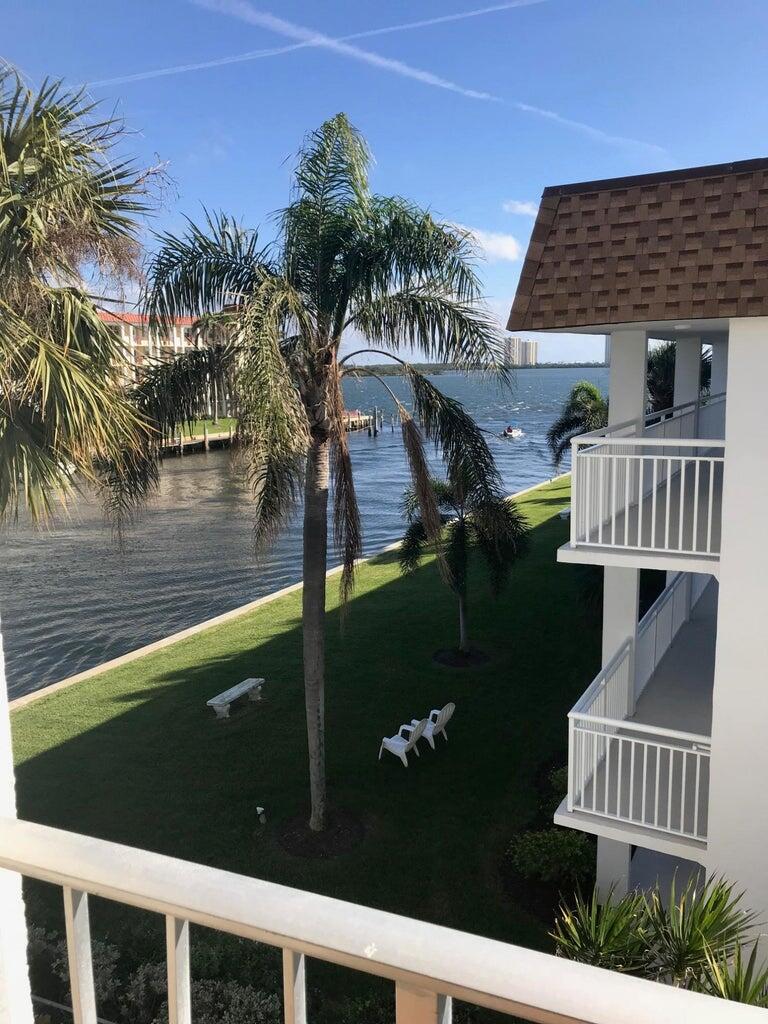 125 Shore Court 306a
