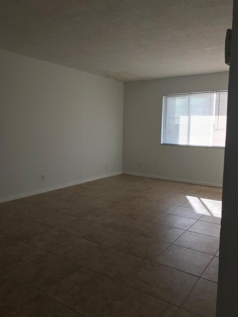 125 Shore Court 306a