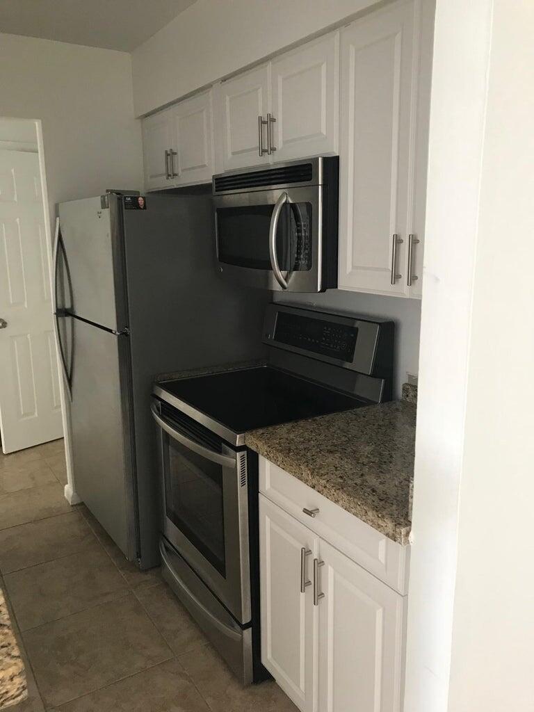 125 Shore Court 306a