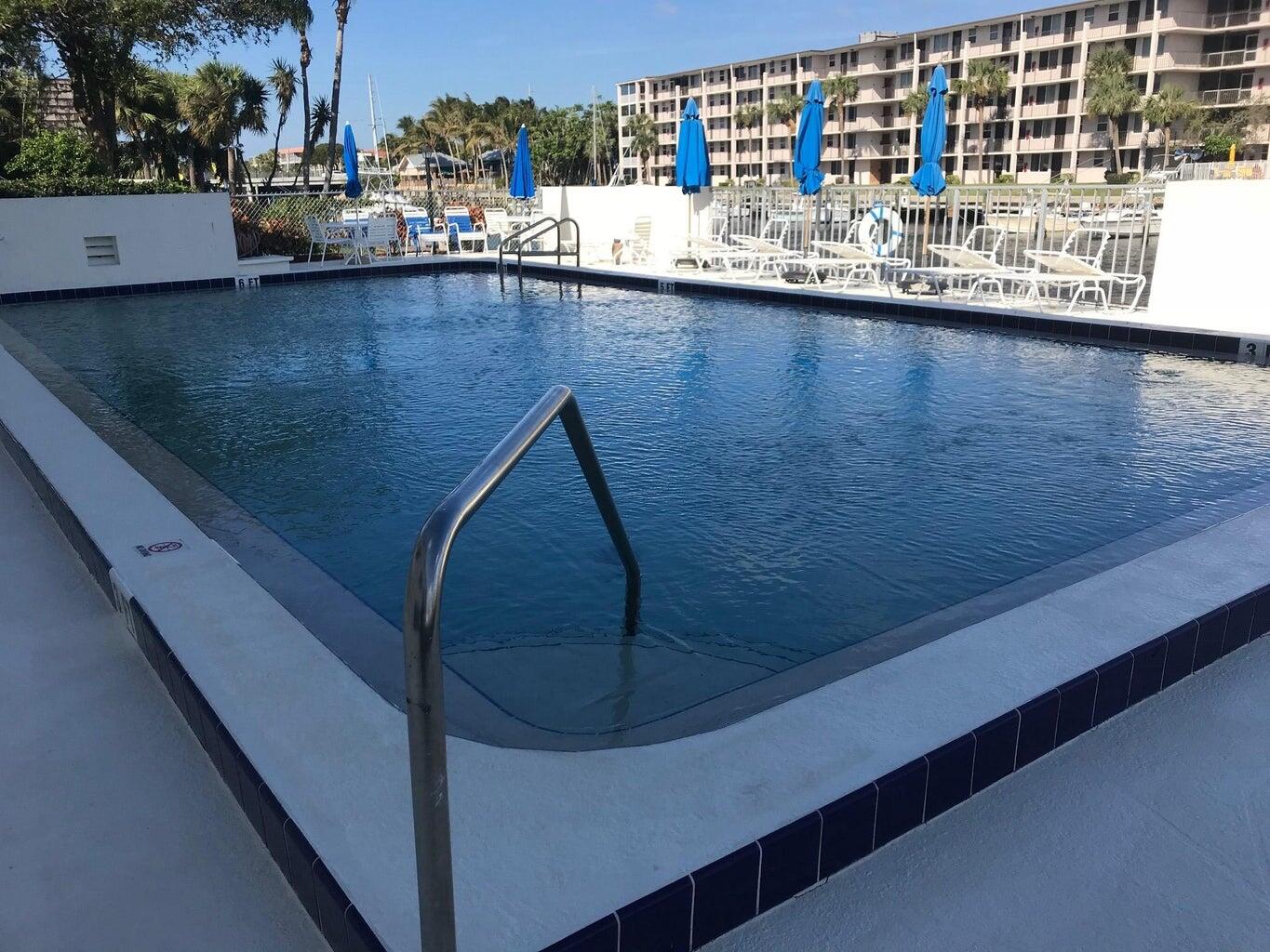 125 Shore Court 306a