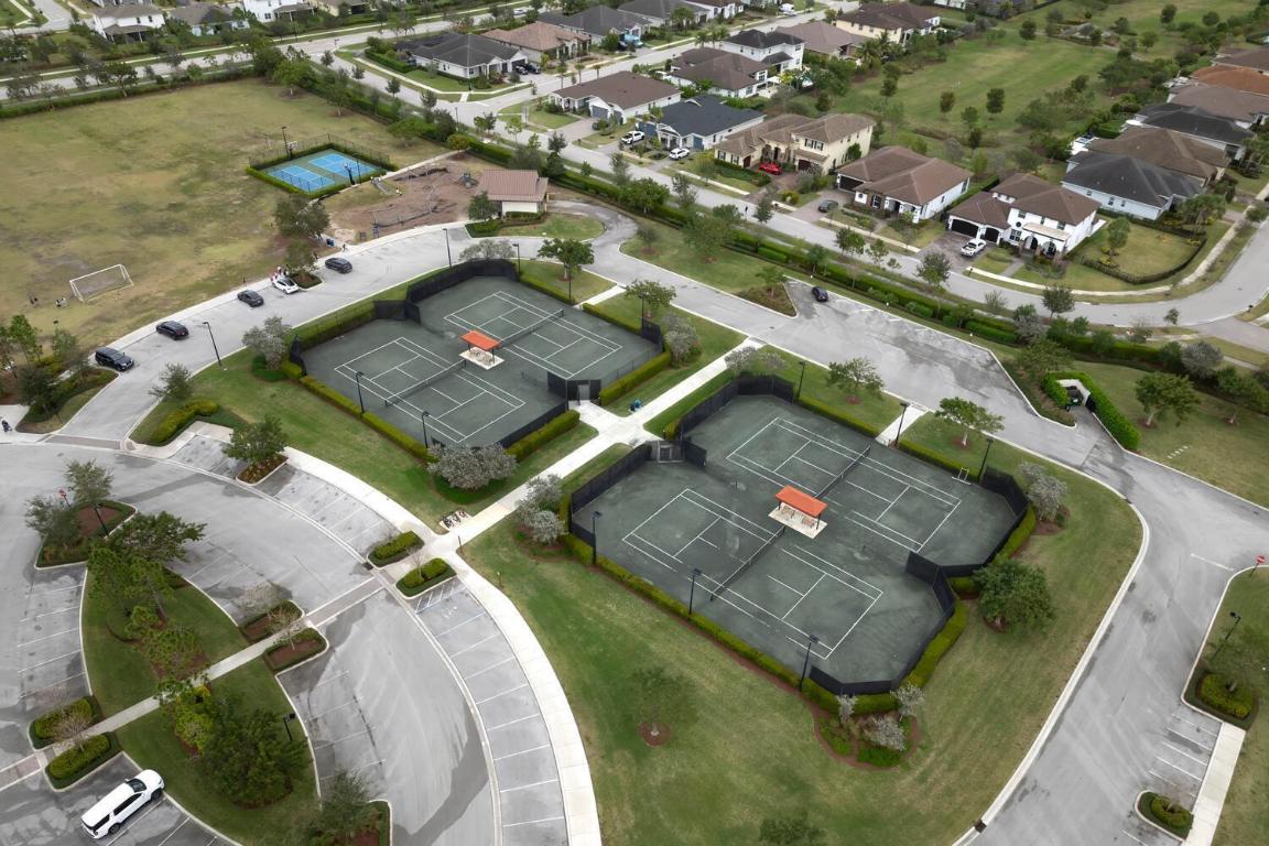 19589 Wheelbarrow Bend