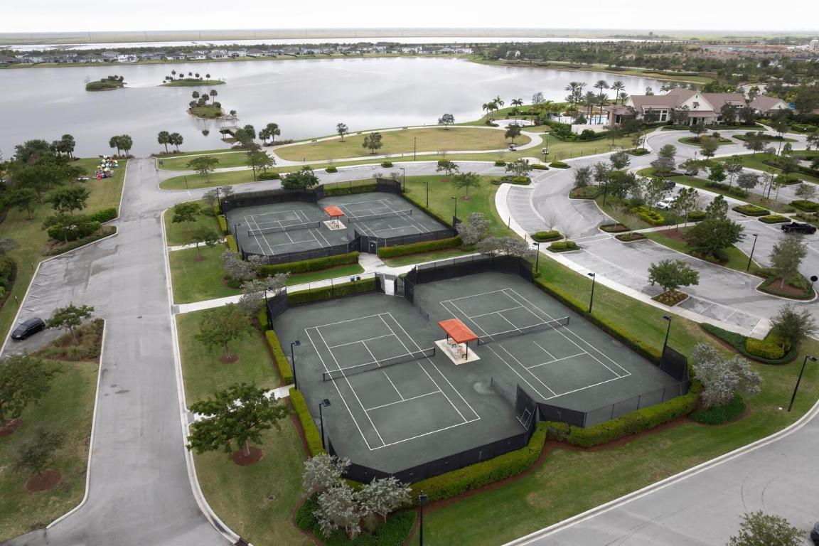 19589 Wheelbarrow Bend