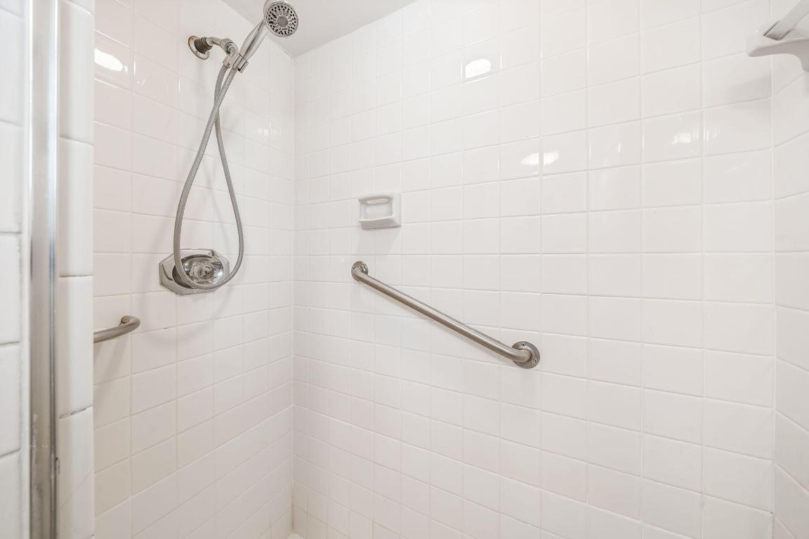 3425 Via Poinciana Way 204