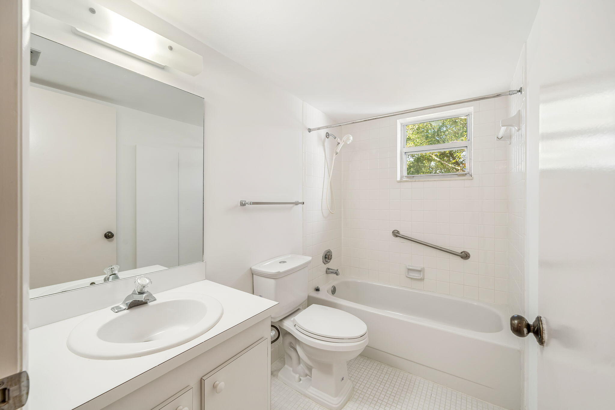 3425 Via Poinciana Way 204