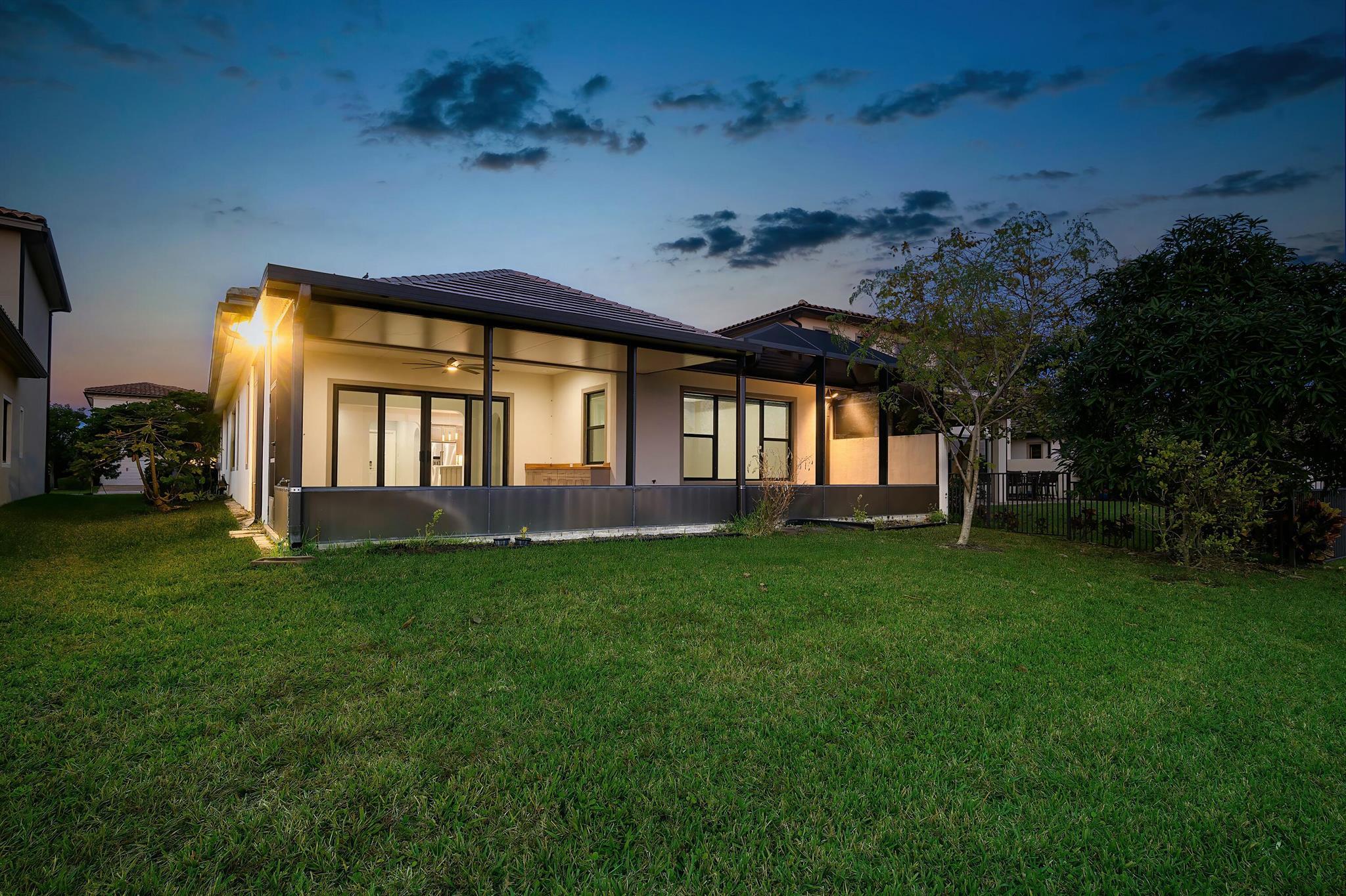 8475 Grand Prix Lane