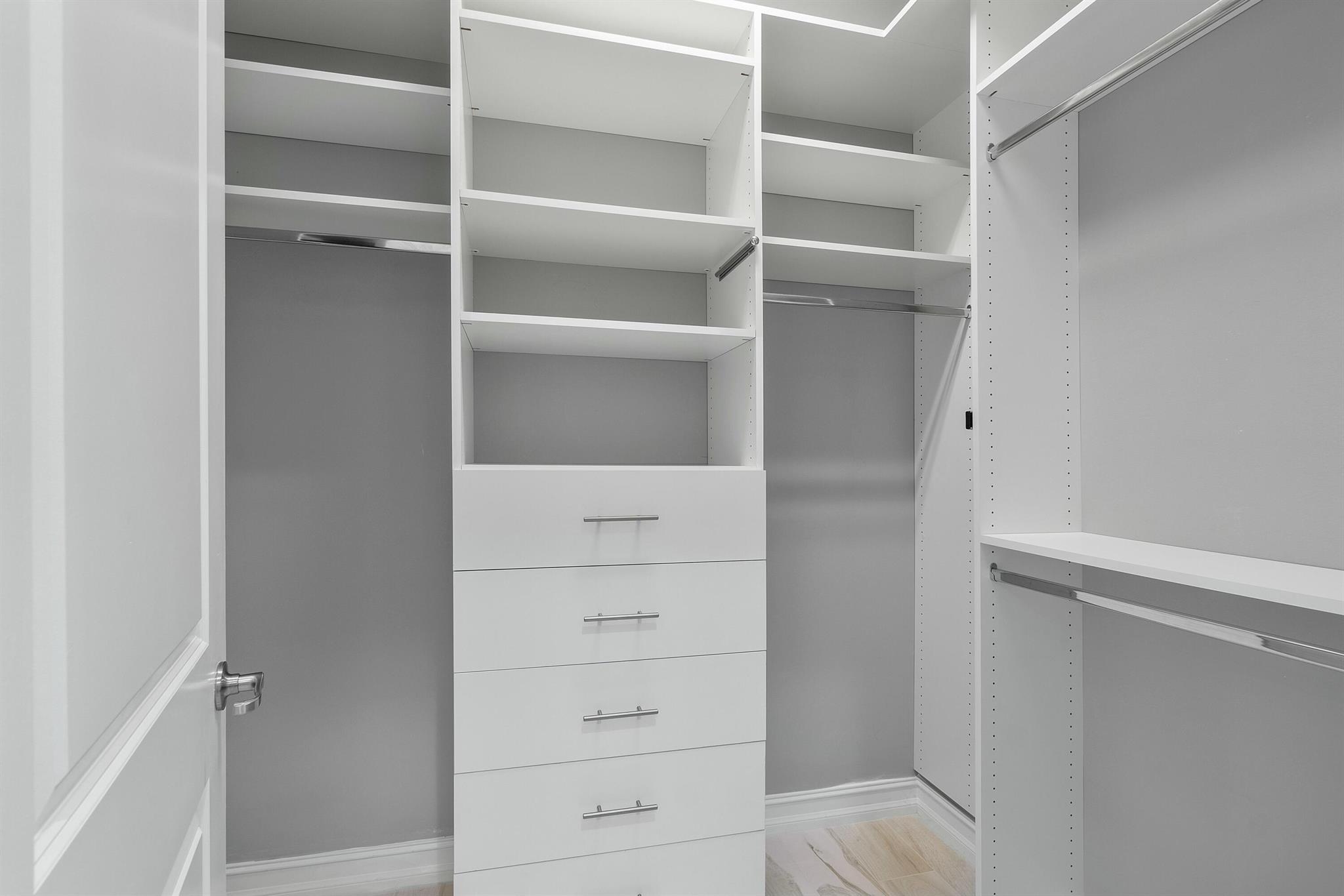 8475 Grand Prix Lane