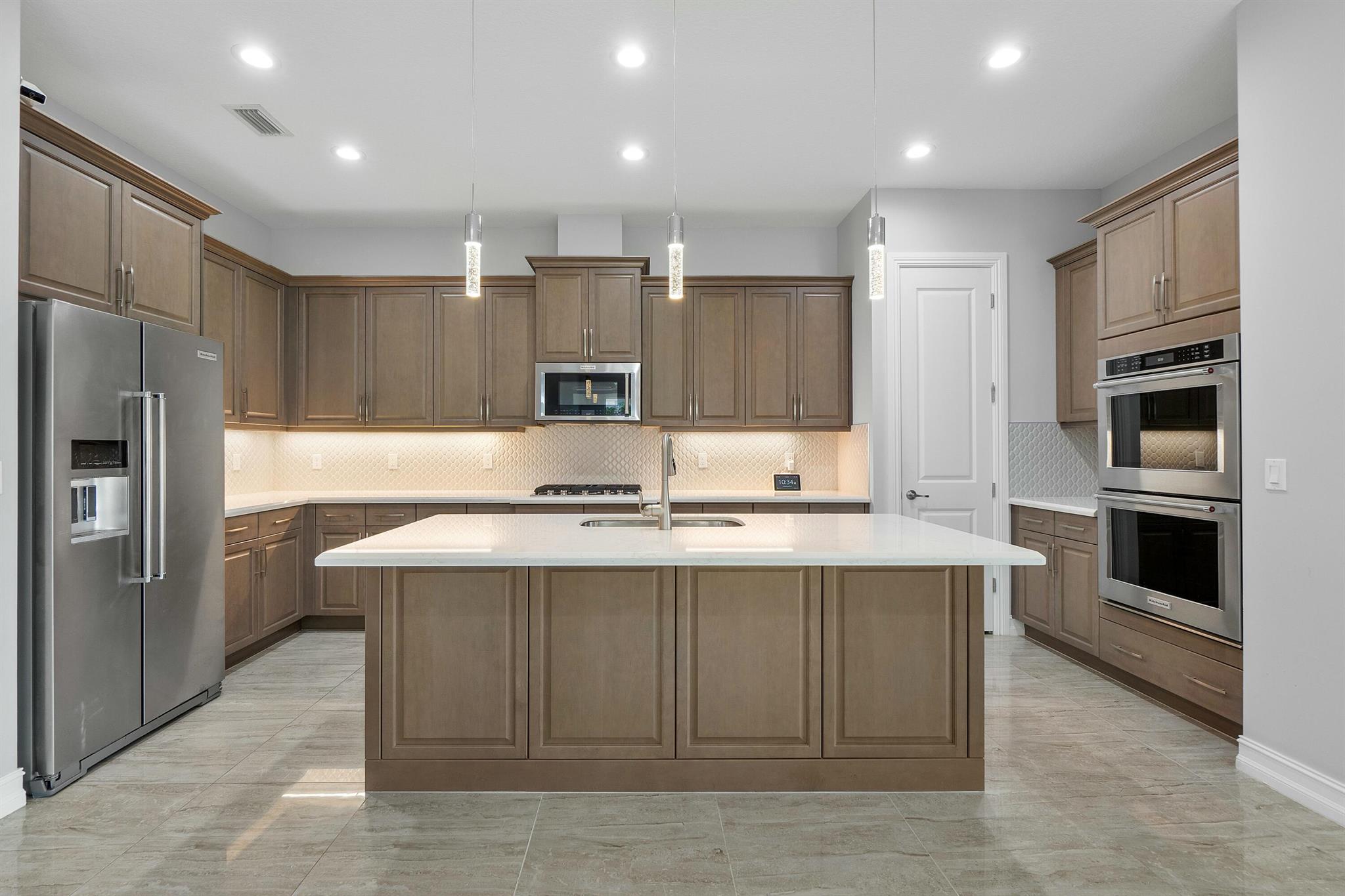 8475 Grand Prix Lane