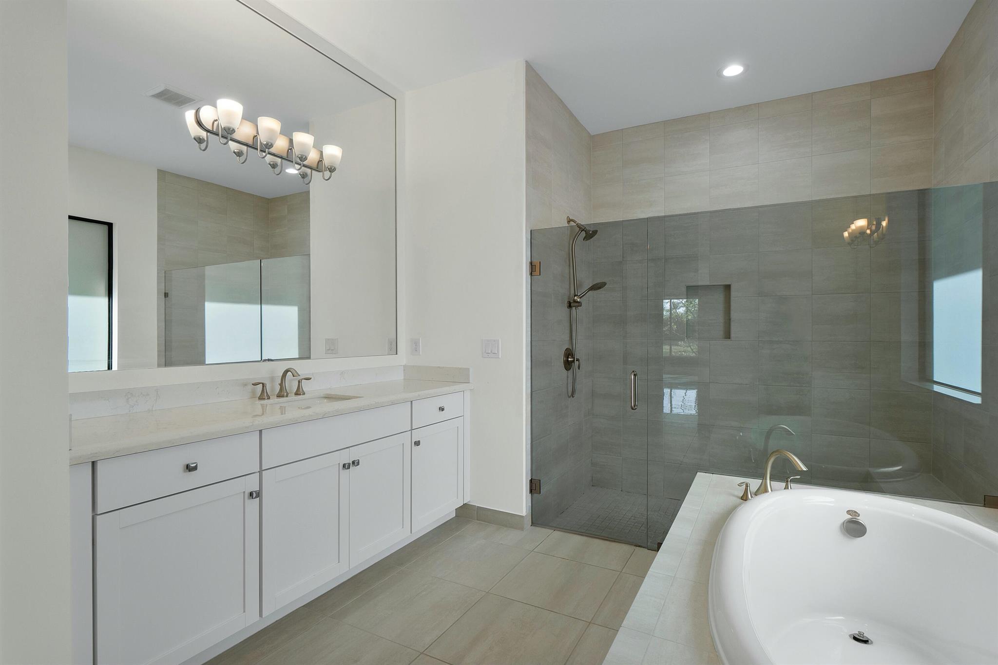 8475 Grand Prix Lane