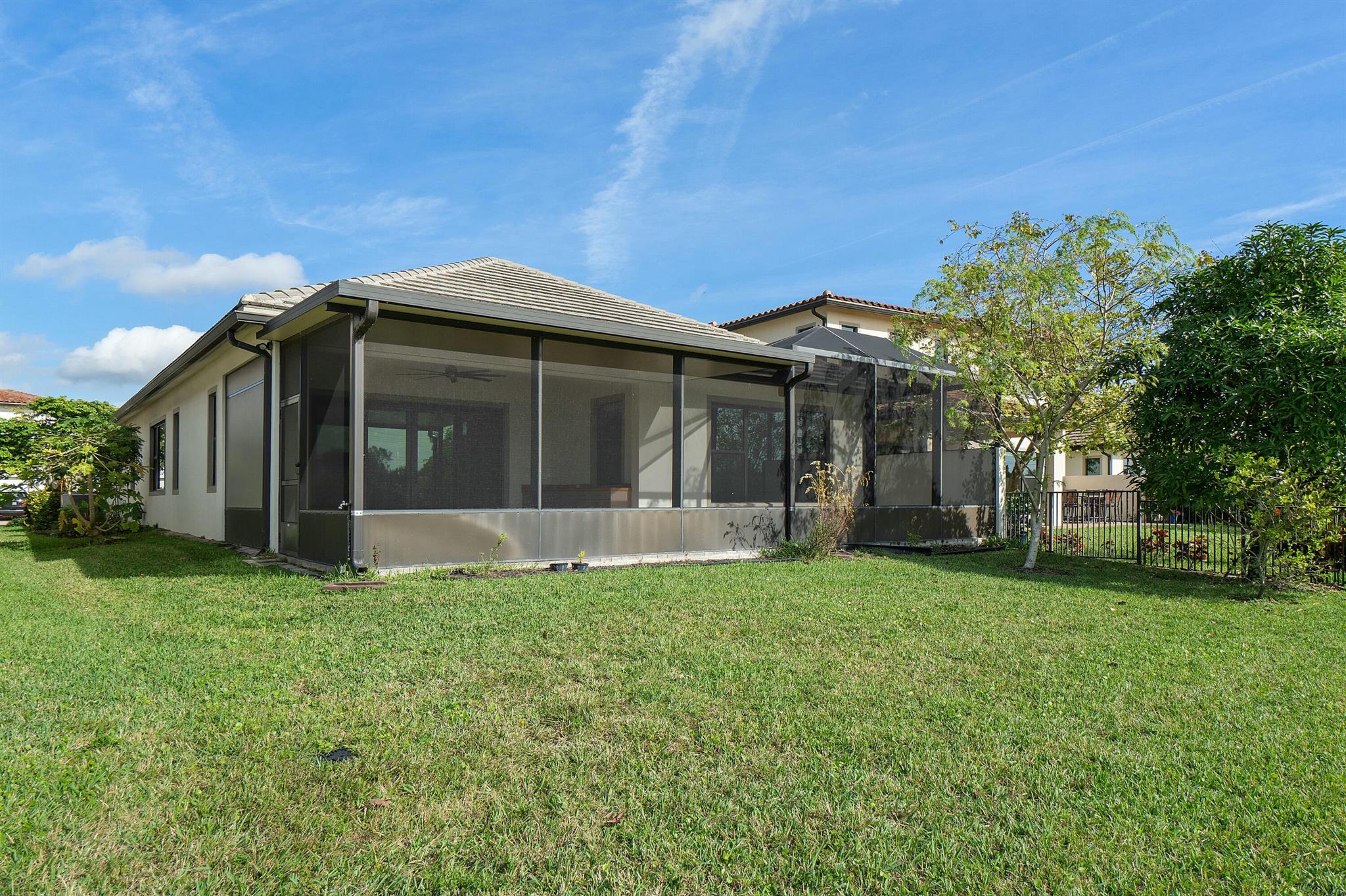 8475 Grand Prix Lane