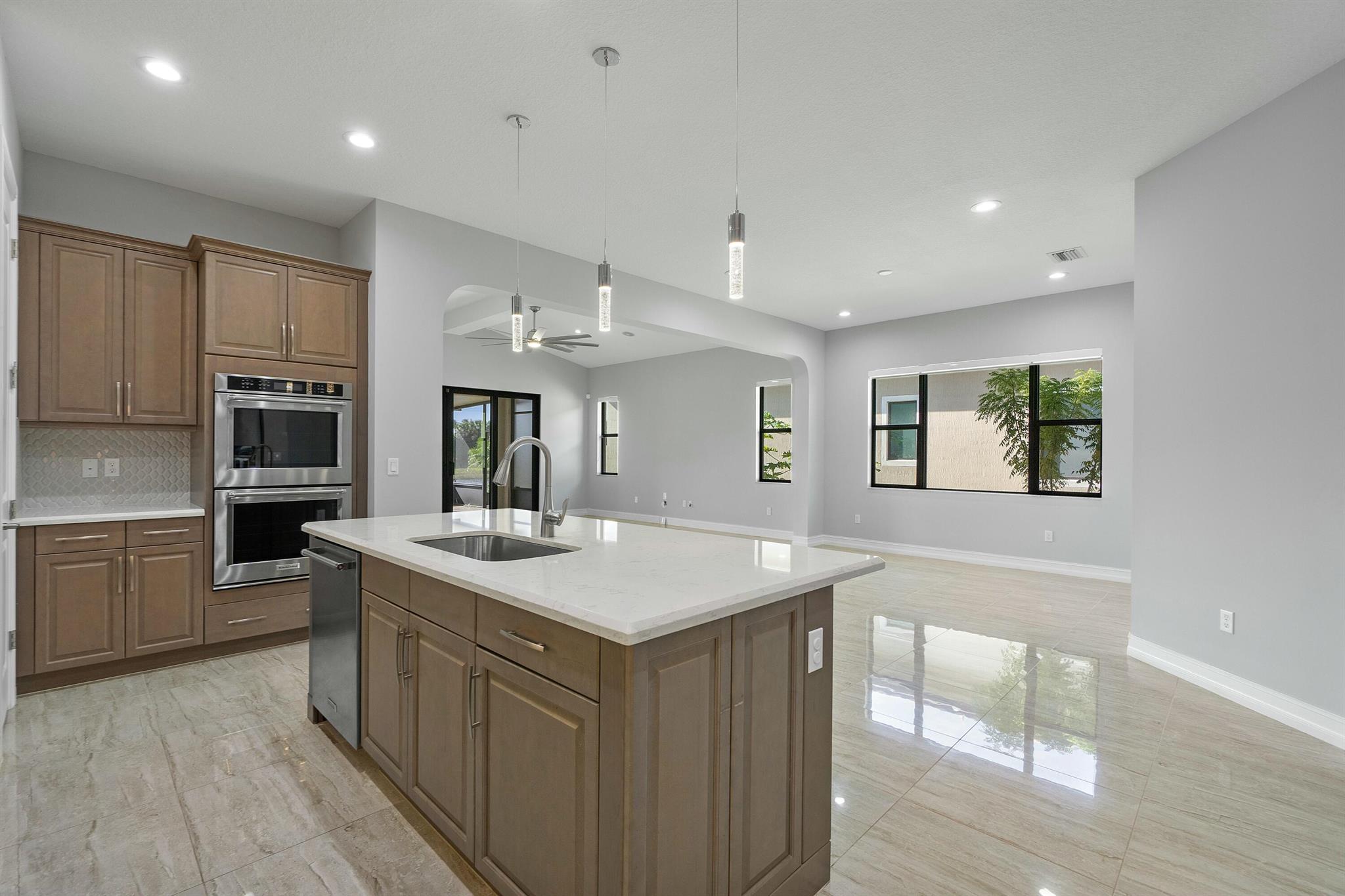 8475 Grand Prix Lane