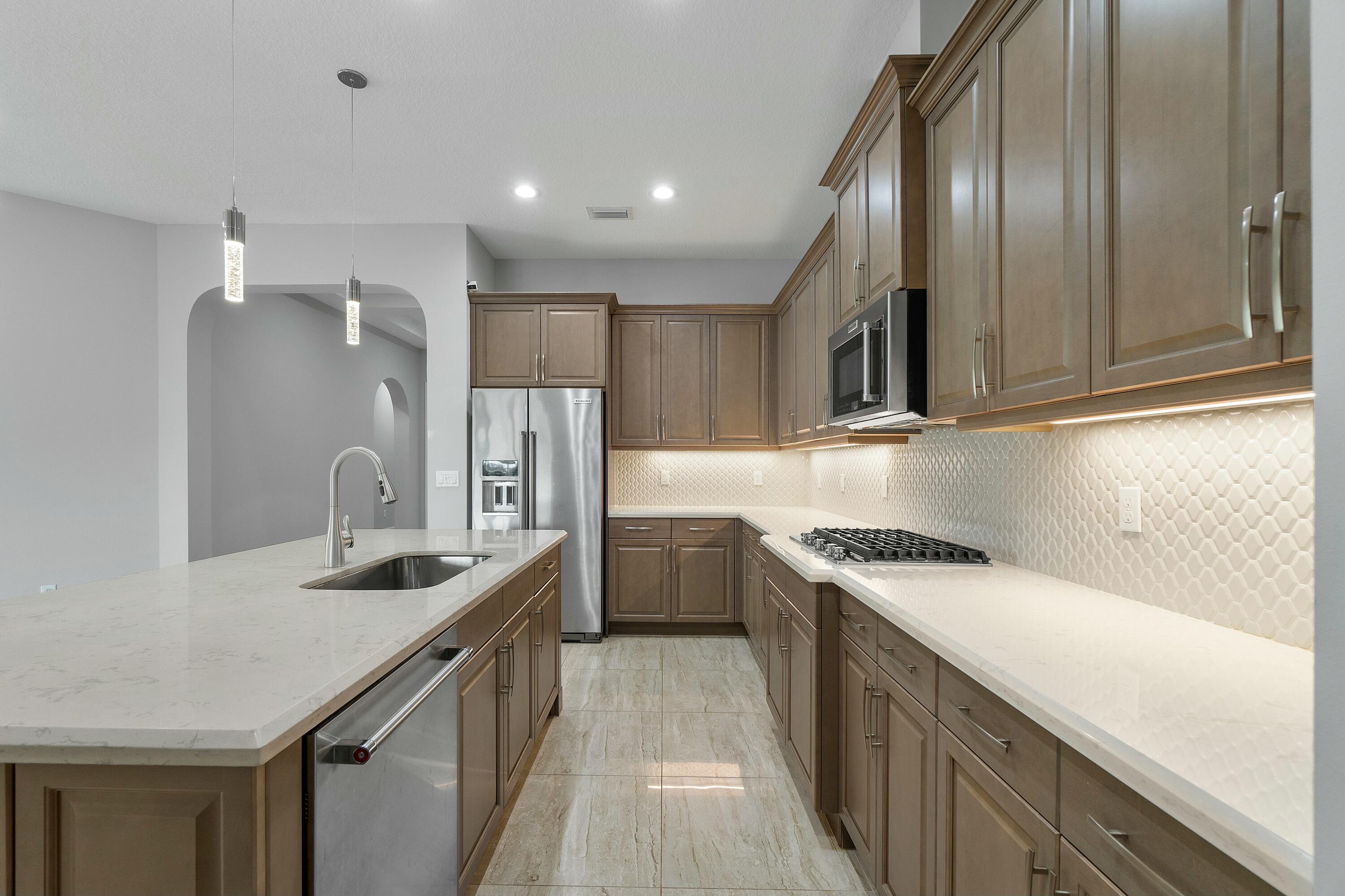 8475 Grand Prix Lane