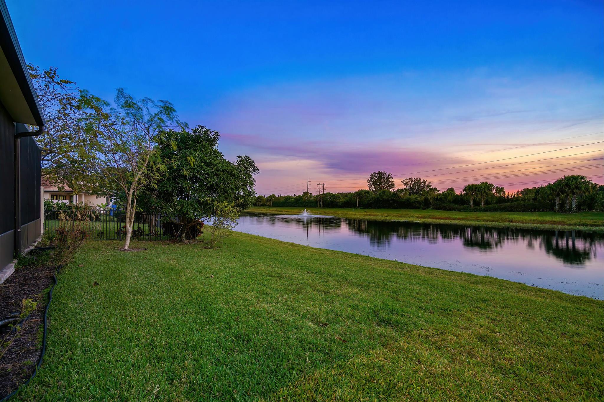 8475 Grand Prix Lane