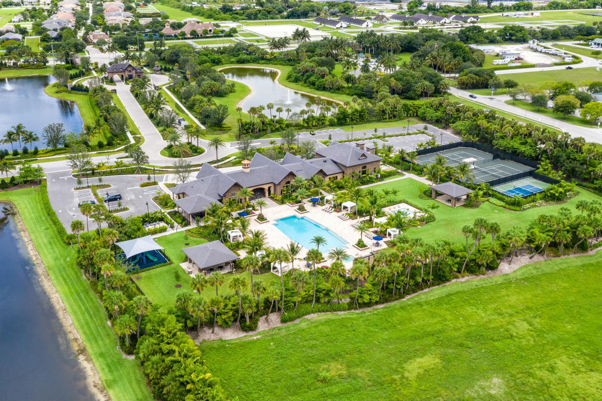 8475 Grand Prix Lane