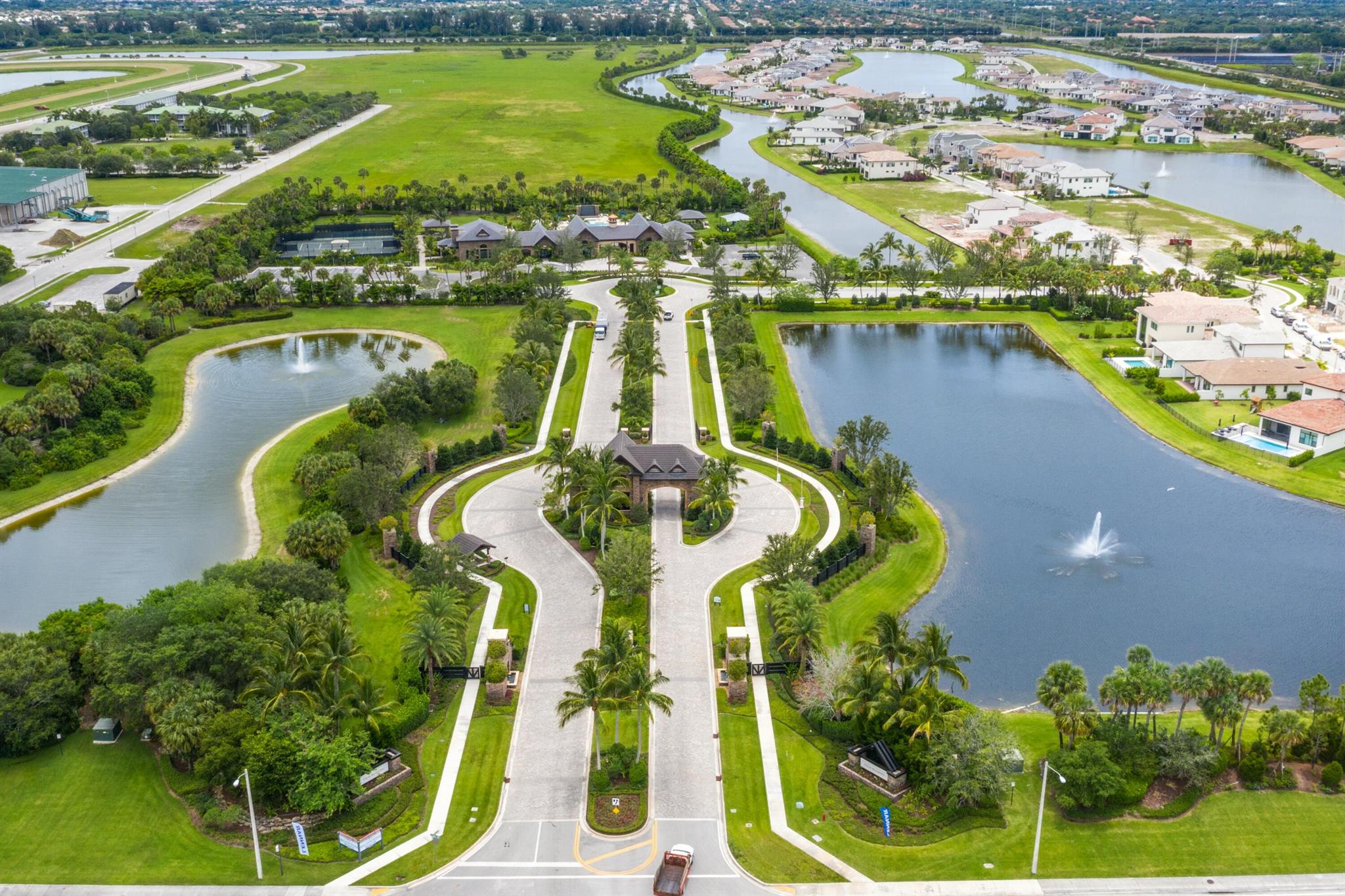 8475 Grand Prix Lane