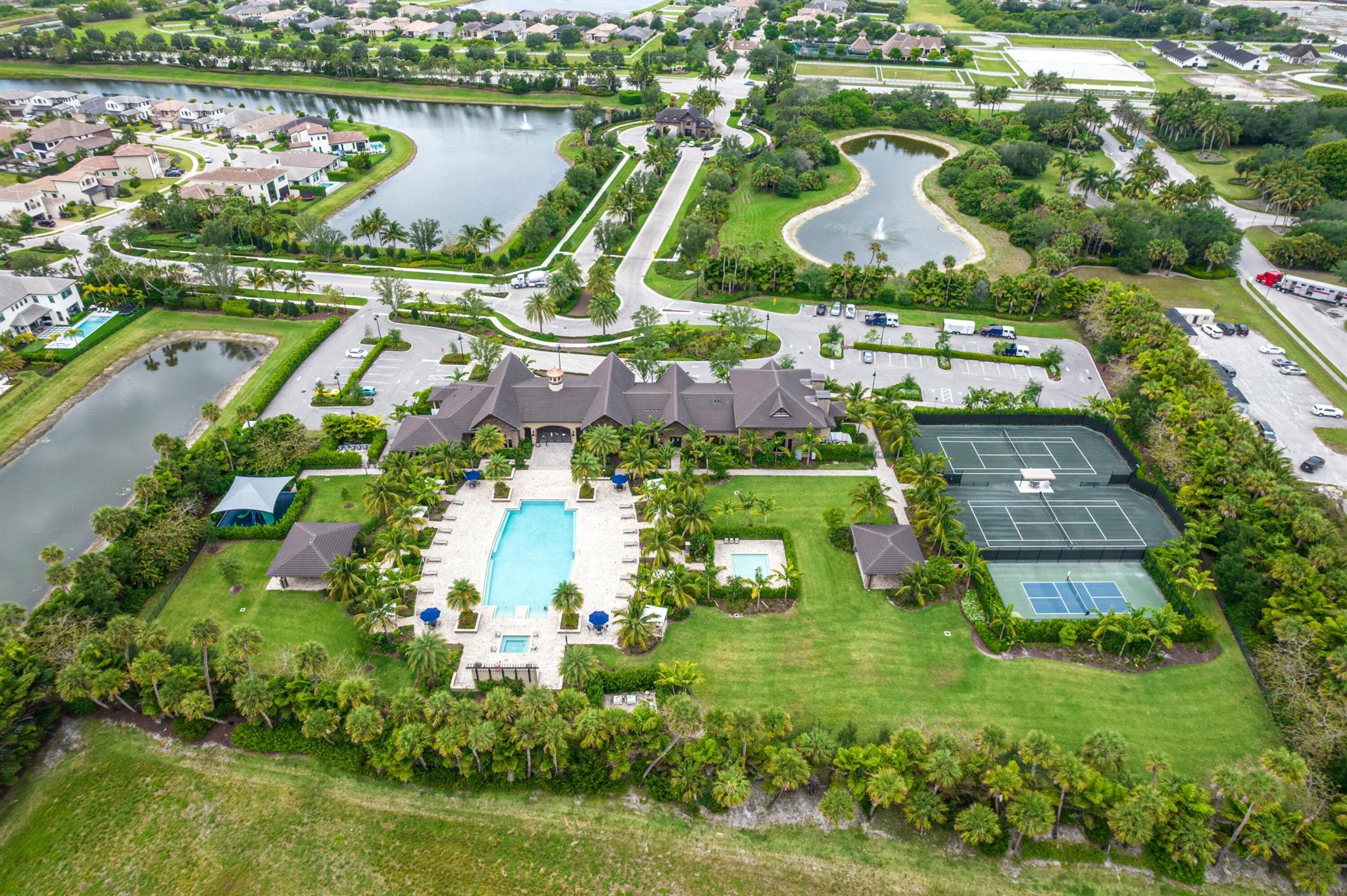8475 Grand Prix Lane