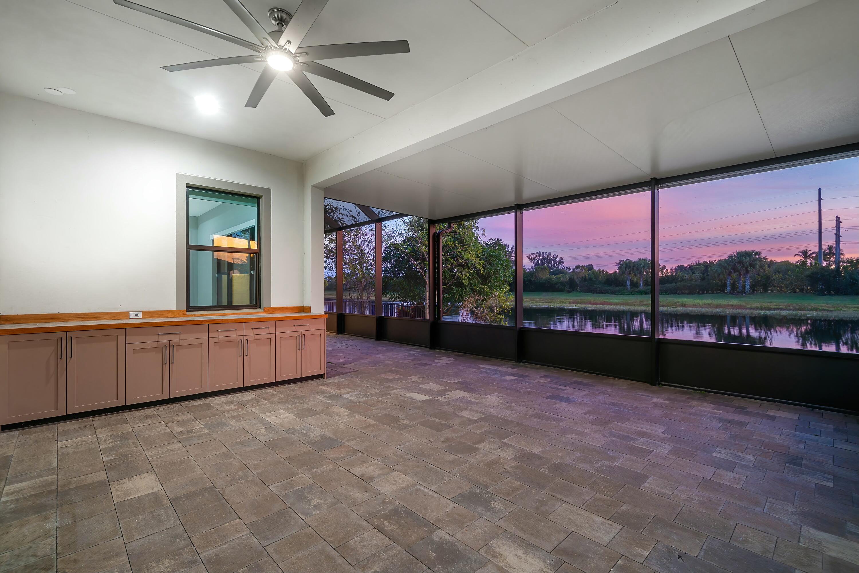 8475 Grand Prix Lane